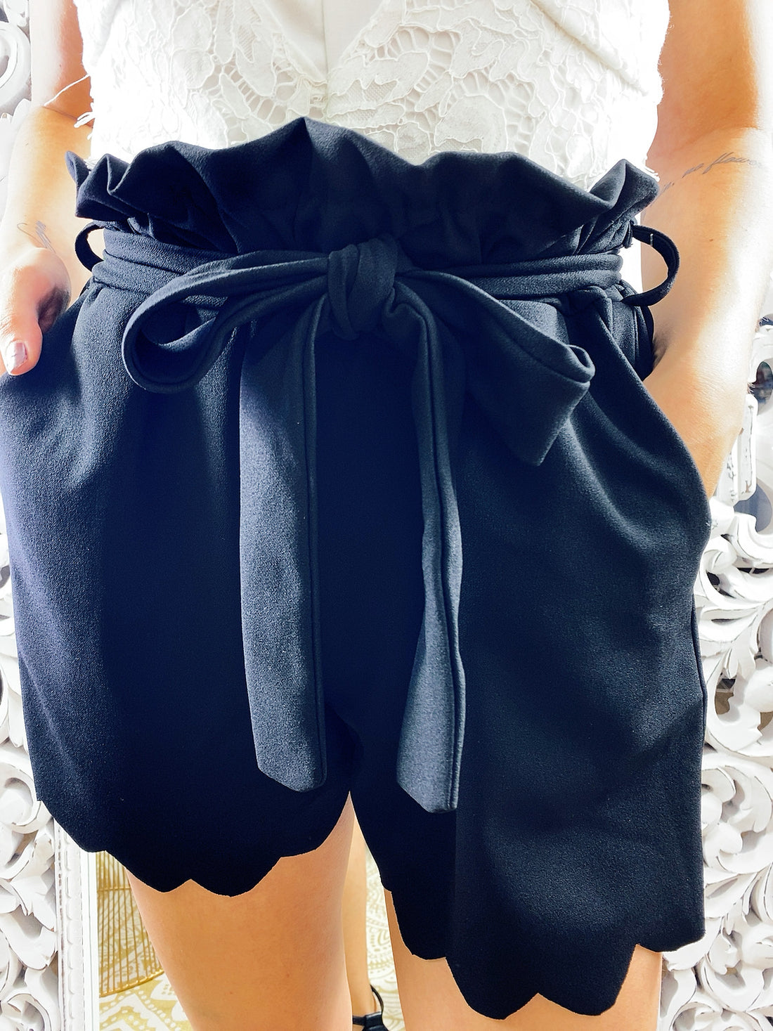 Short con fiocco orlo ondulato - R.a. Boutique 