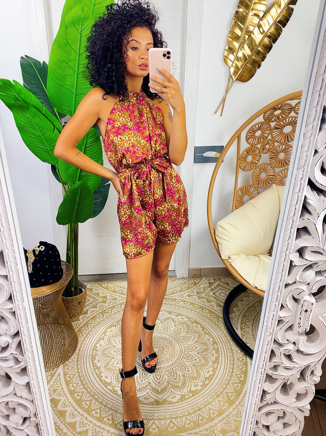 Tutina in raso con fiori base camel - R.a. Boutique 