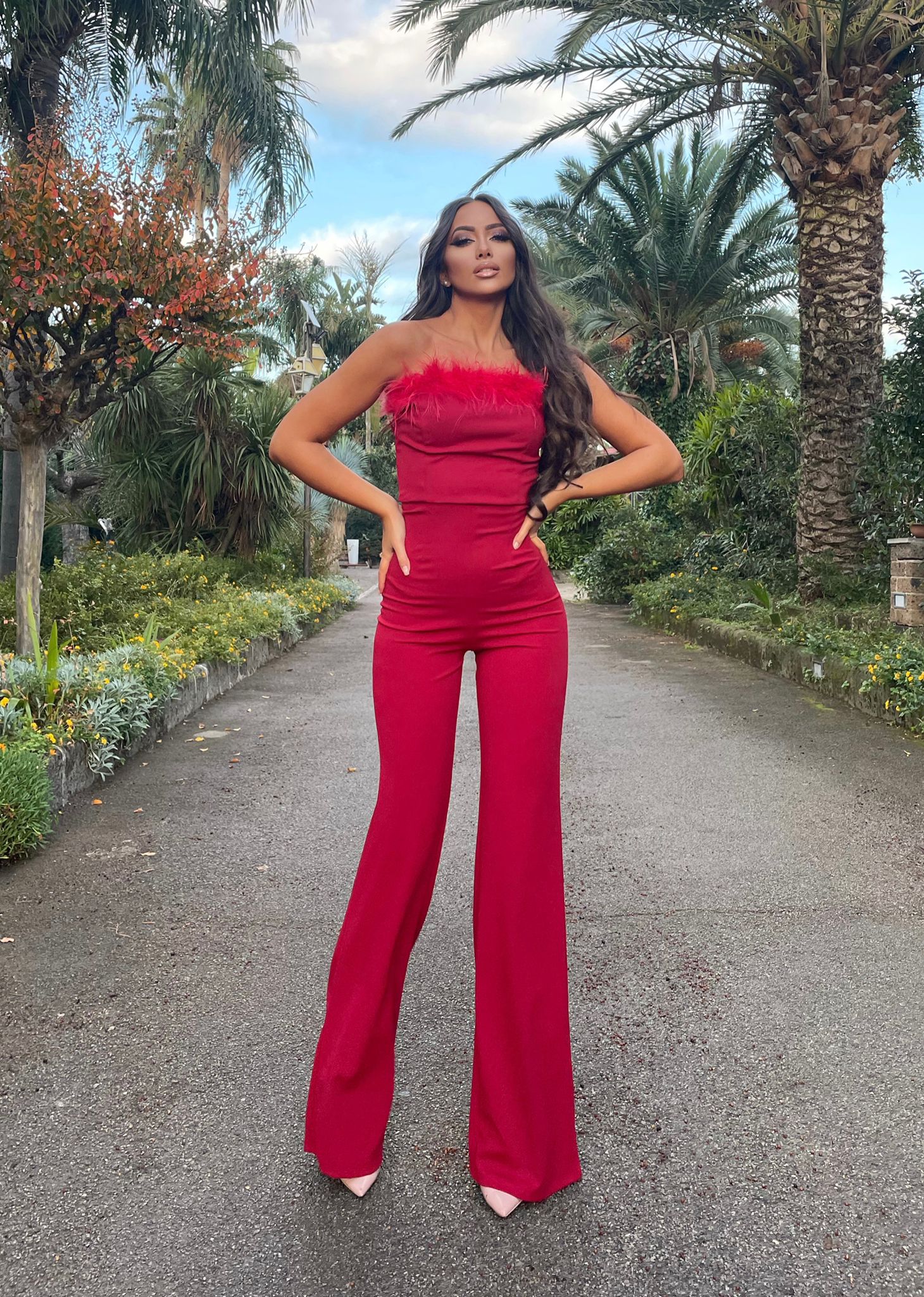 Tuta con piume rossa - R.a. Boutique 