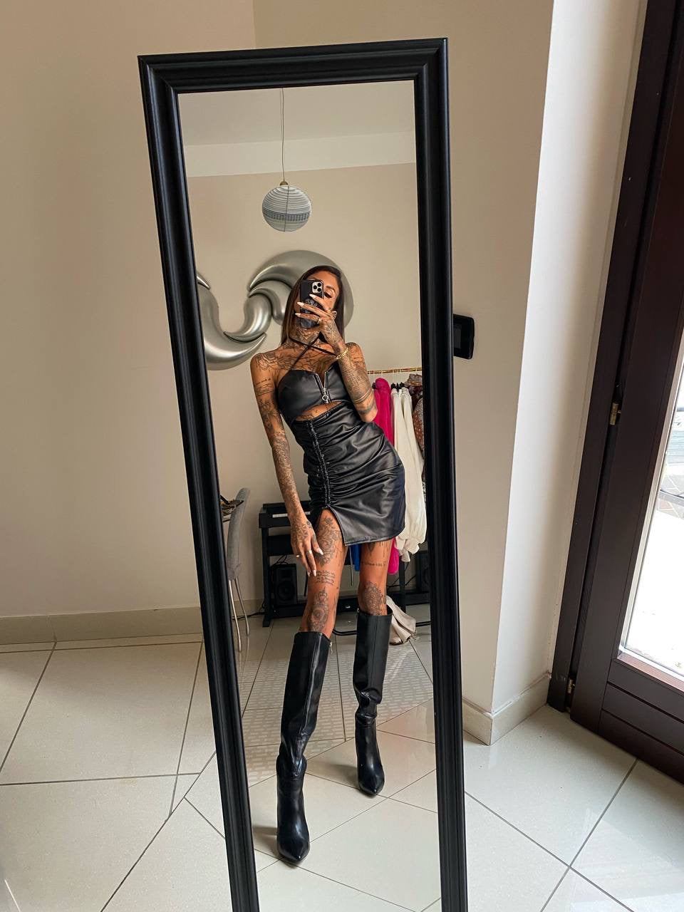 Abito in eco pelle con zip e arricciature - R.a. Boutique 