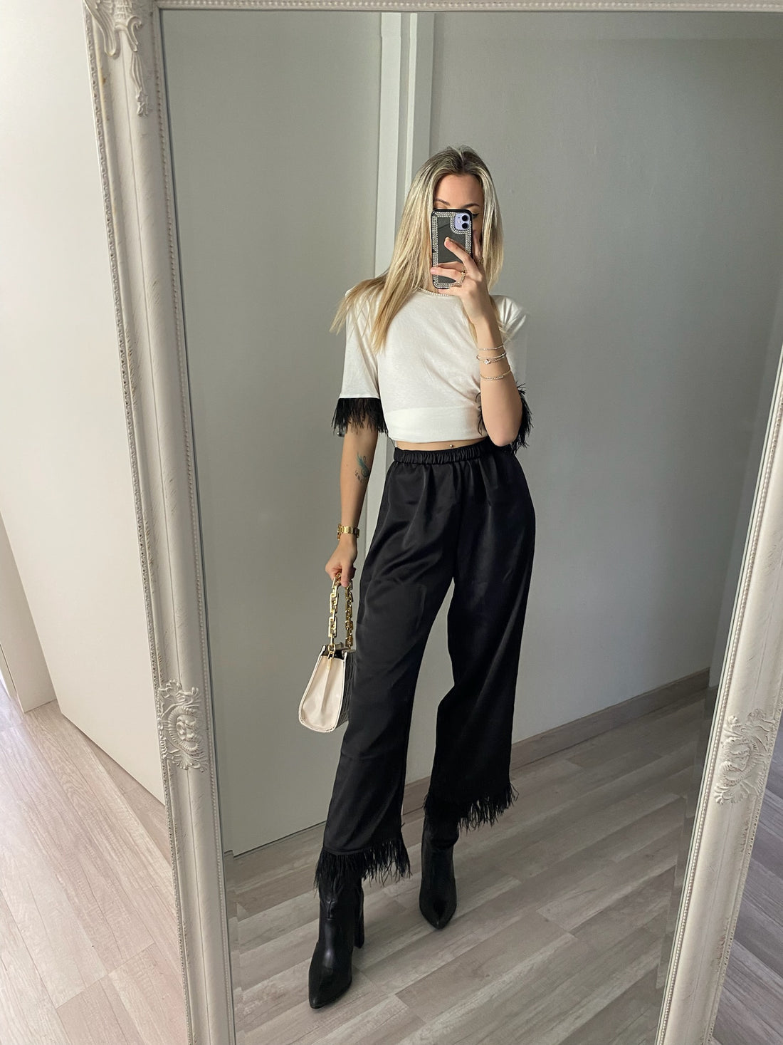 T-shirt con piume nere - R.a. Boutique 