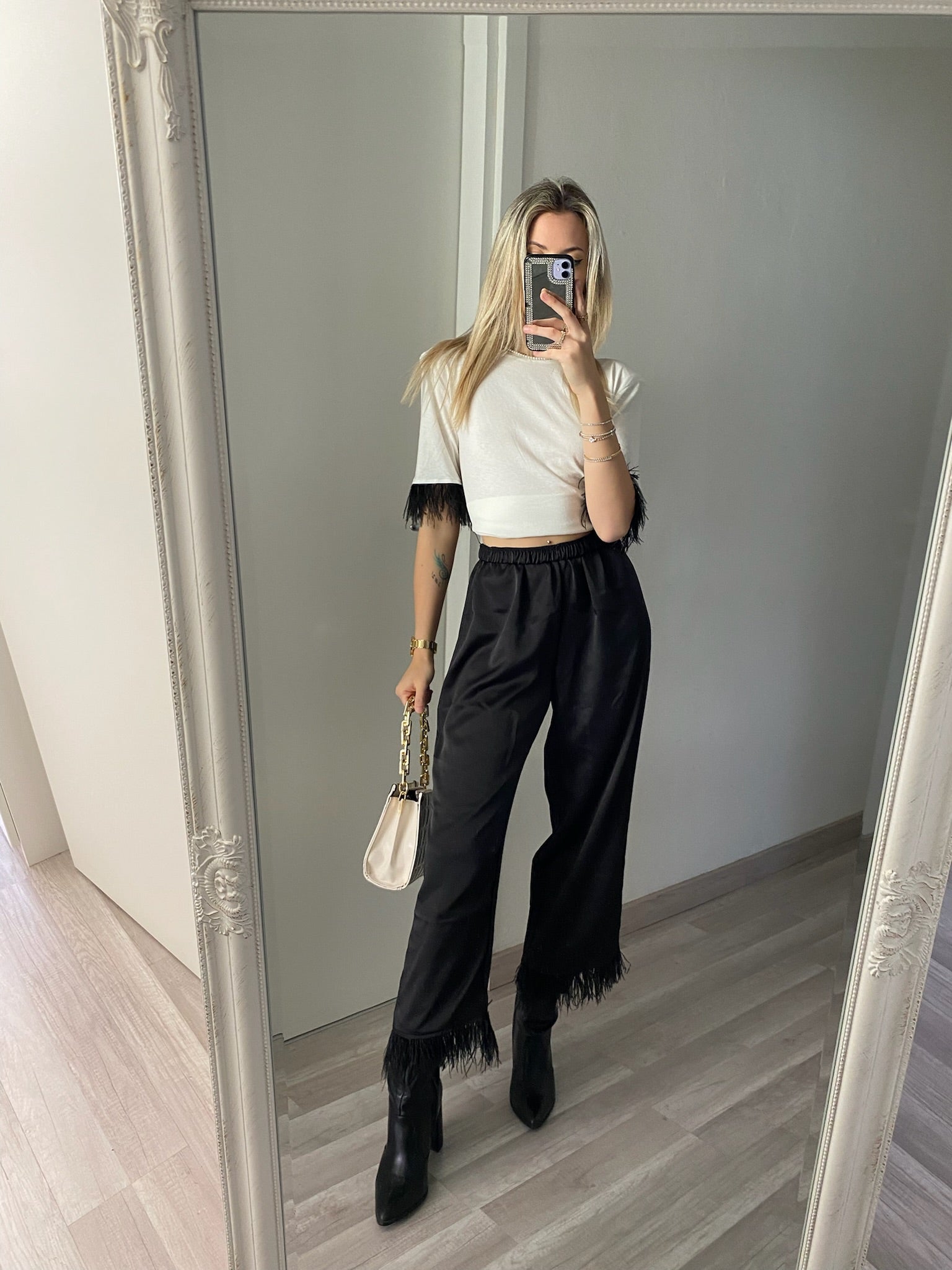 T-shirt con piume nere - R.a. Boutique 