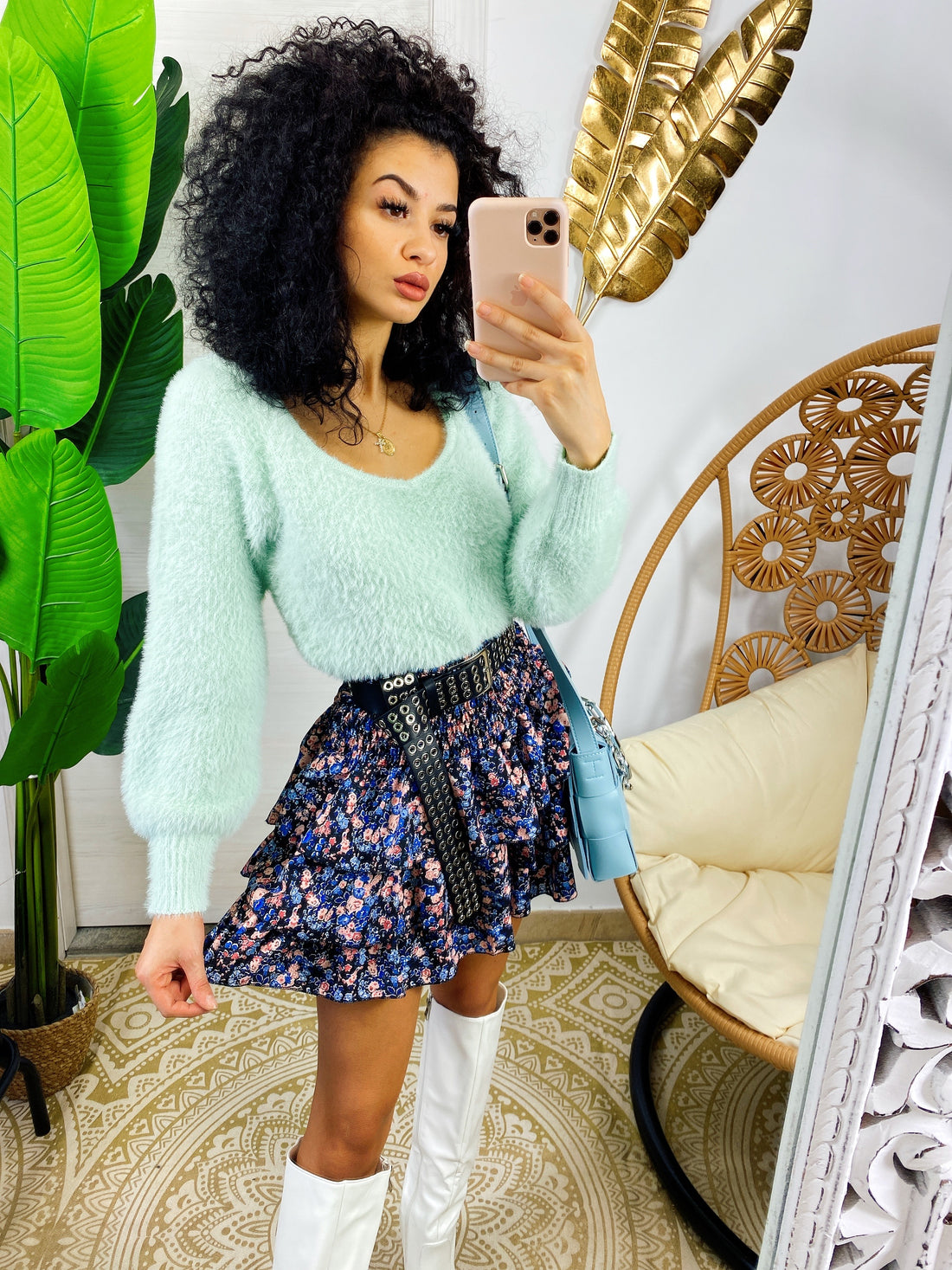 Maglioncino corto morbidissimo con scollo - R.a. Boutique 