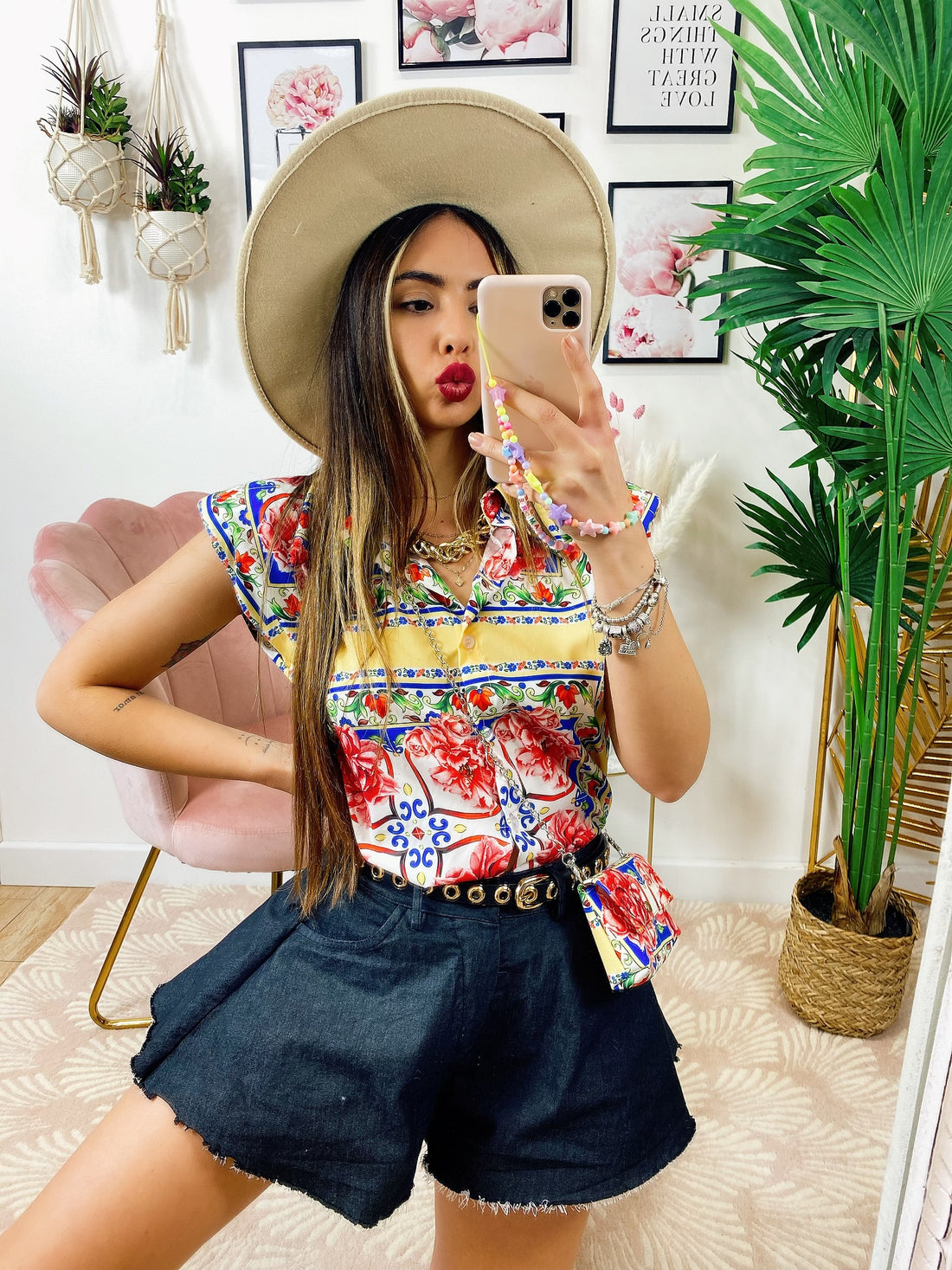 Camicia smanicata con borsetta base gialla - R.a. Boutique 