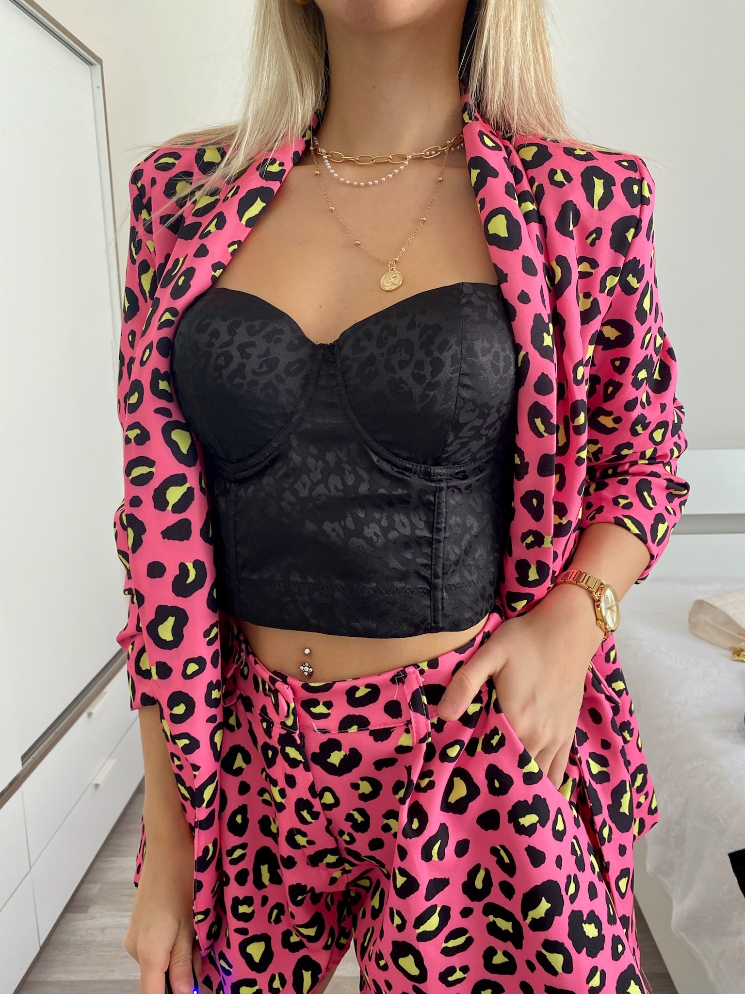 Completo giacca e Short maculato Fuxia - R.a. Boutique 