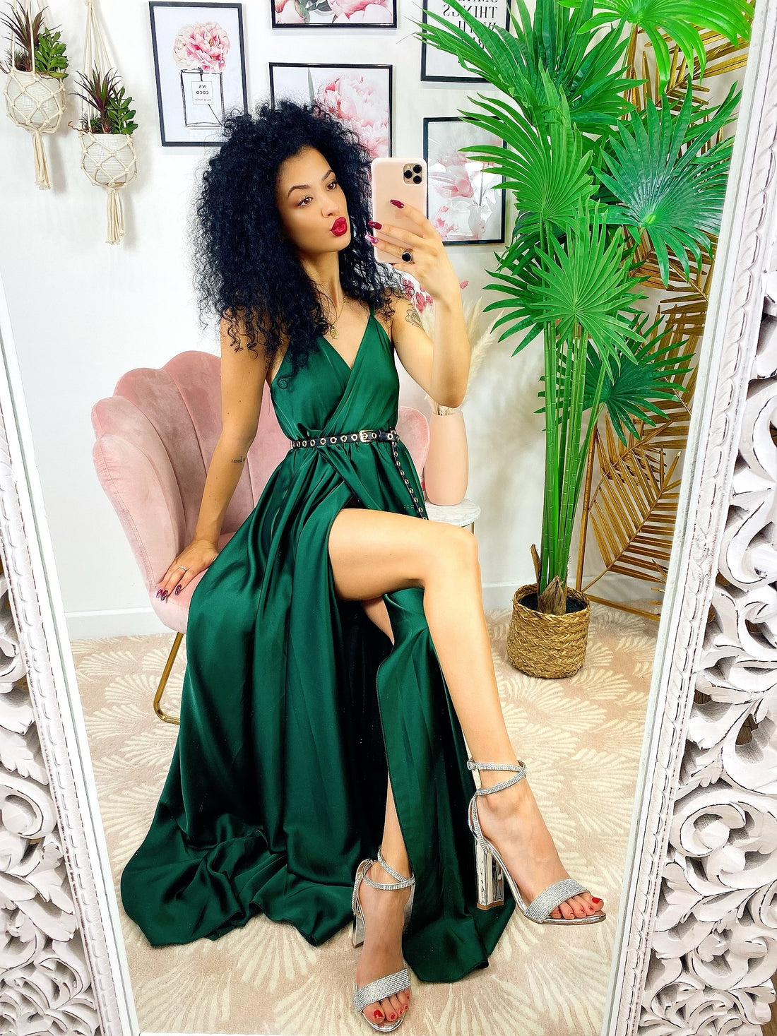 Abito in raso con maxi spacco verde bottiglia - R.a. Boutique 