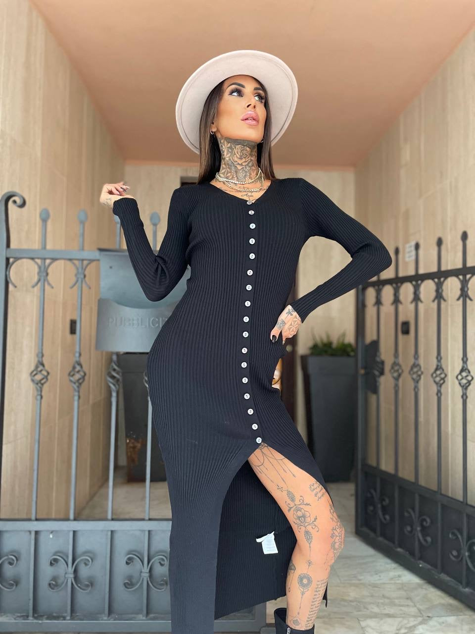 Abito midi con bottoncini nero - R.a. Boutique 
