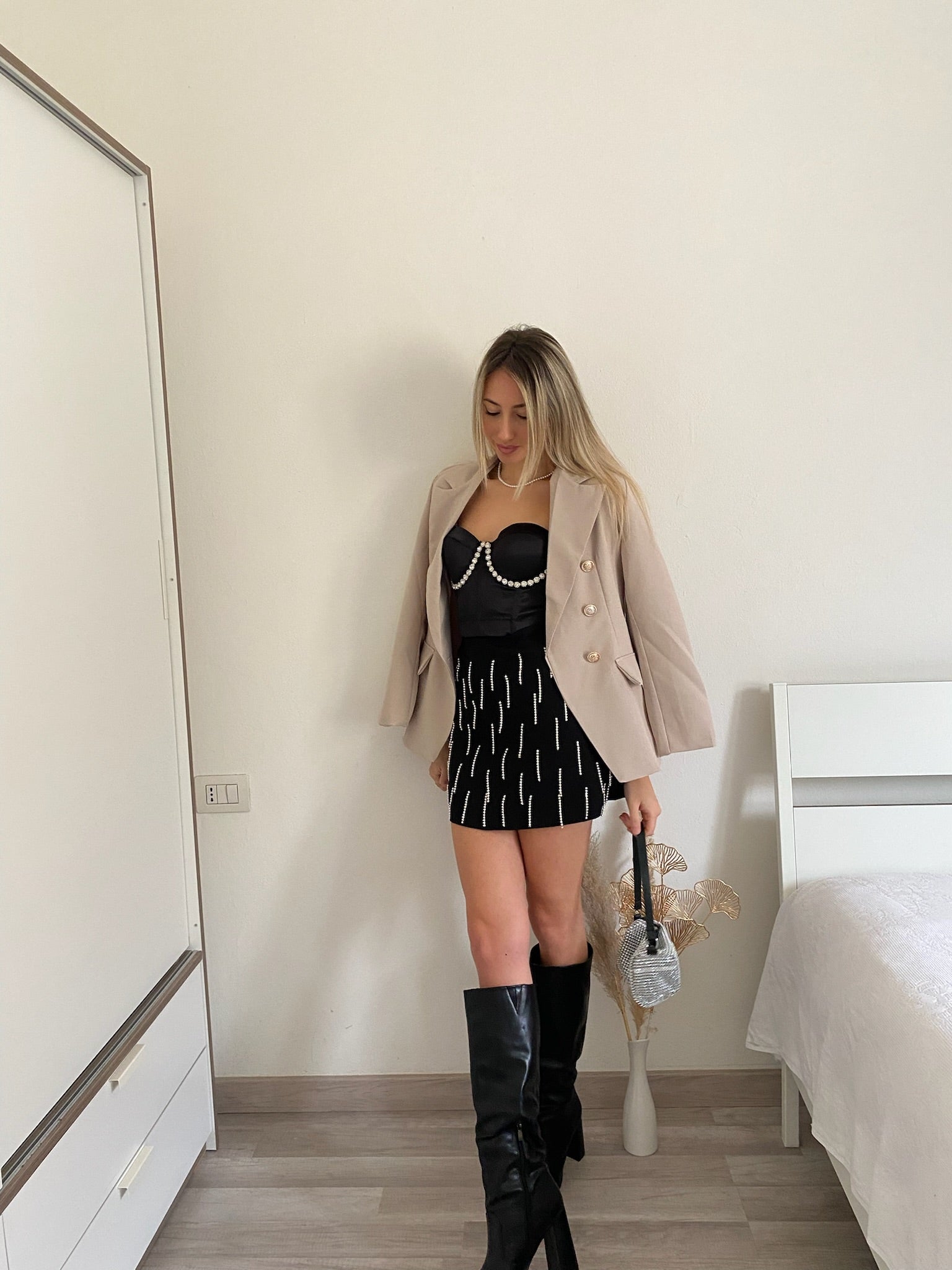 Giacca beige con bottoni oro - R.a. Boutique 