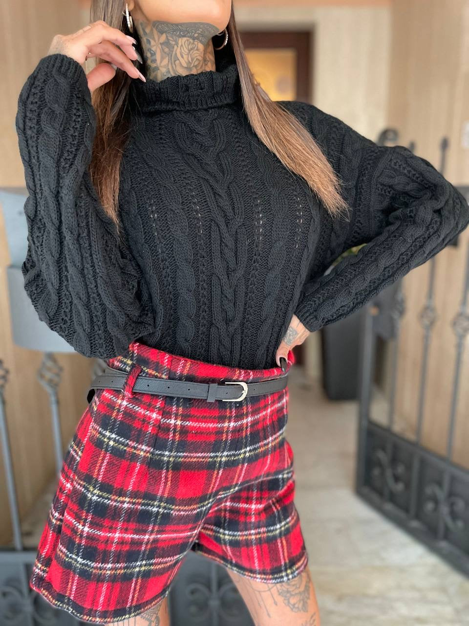 Maglioncino nero a trecce - R.a. Boutique 