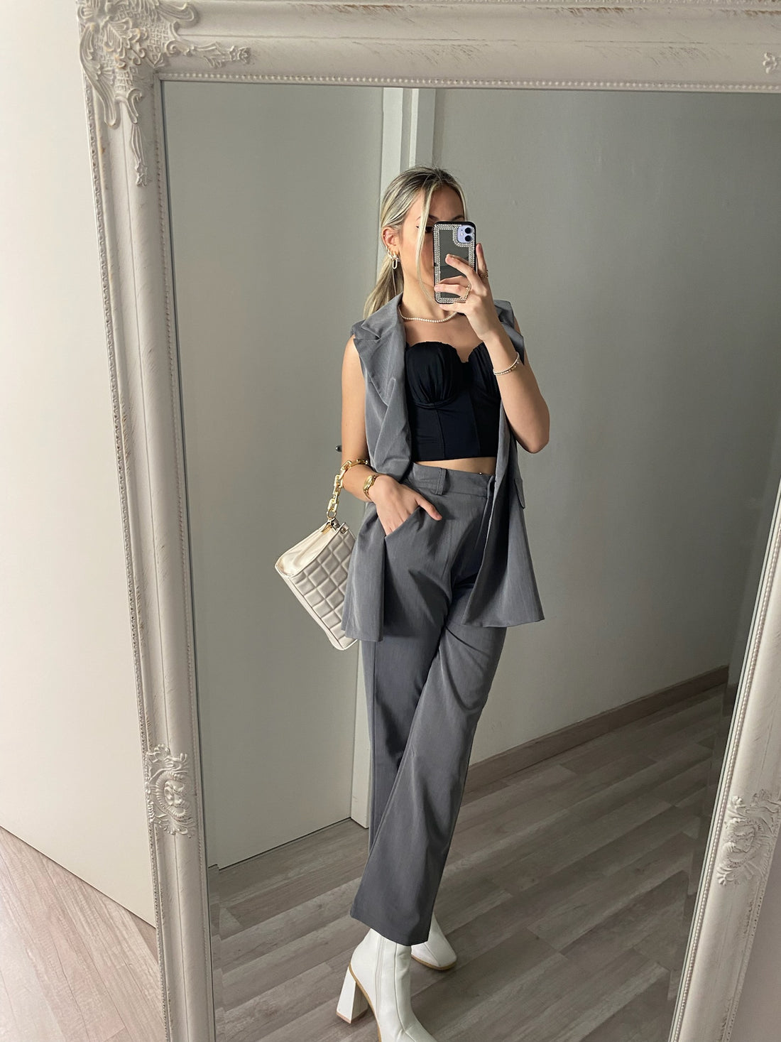 Completo smanicato e pantalone grigio - R.a. Boutique 