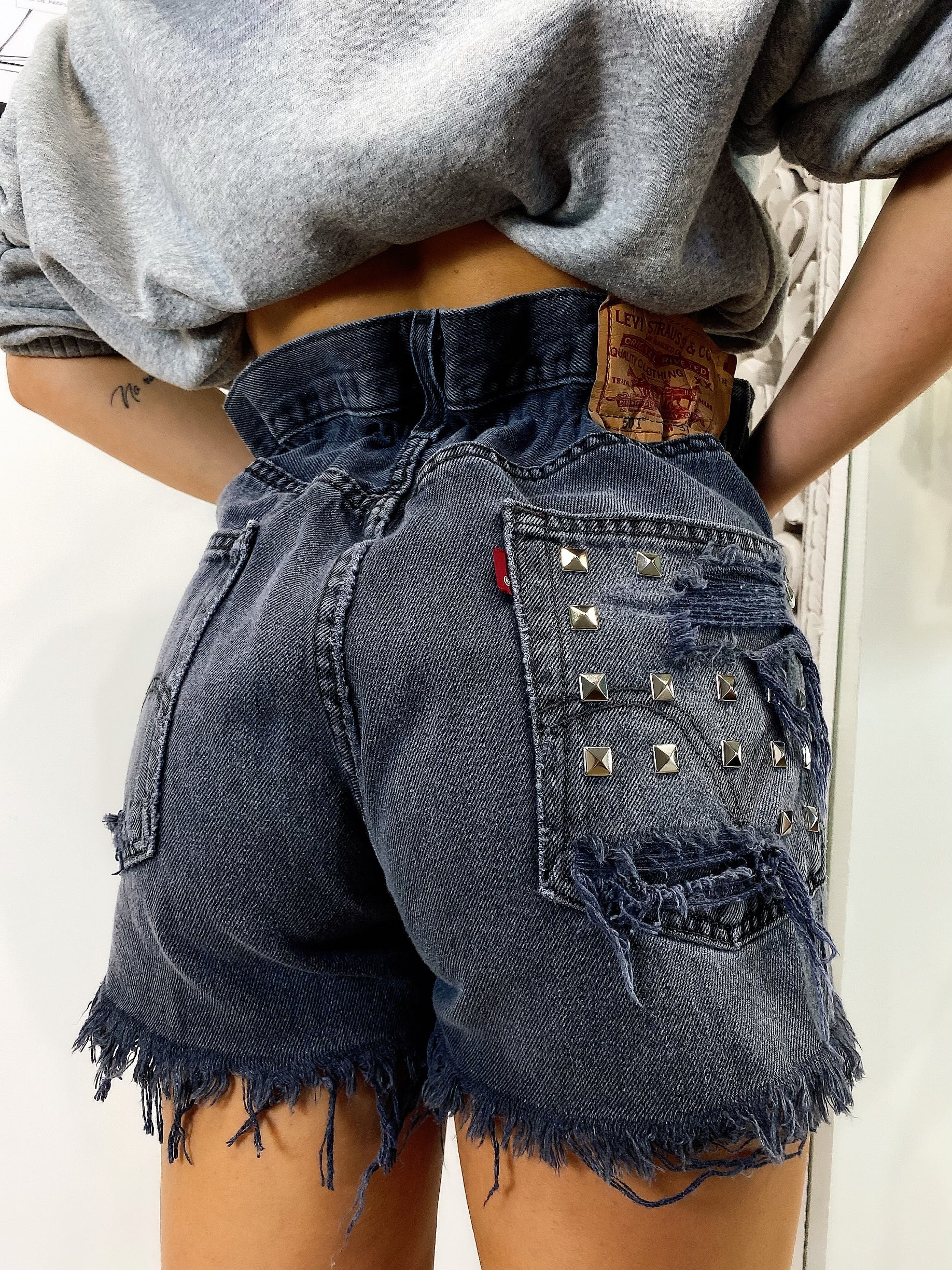 Short Levi’s Vintage con Borchie bagno grigio scuro - R.a. Boutique 