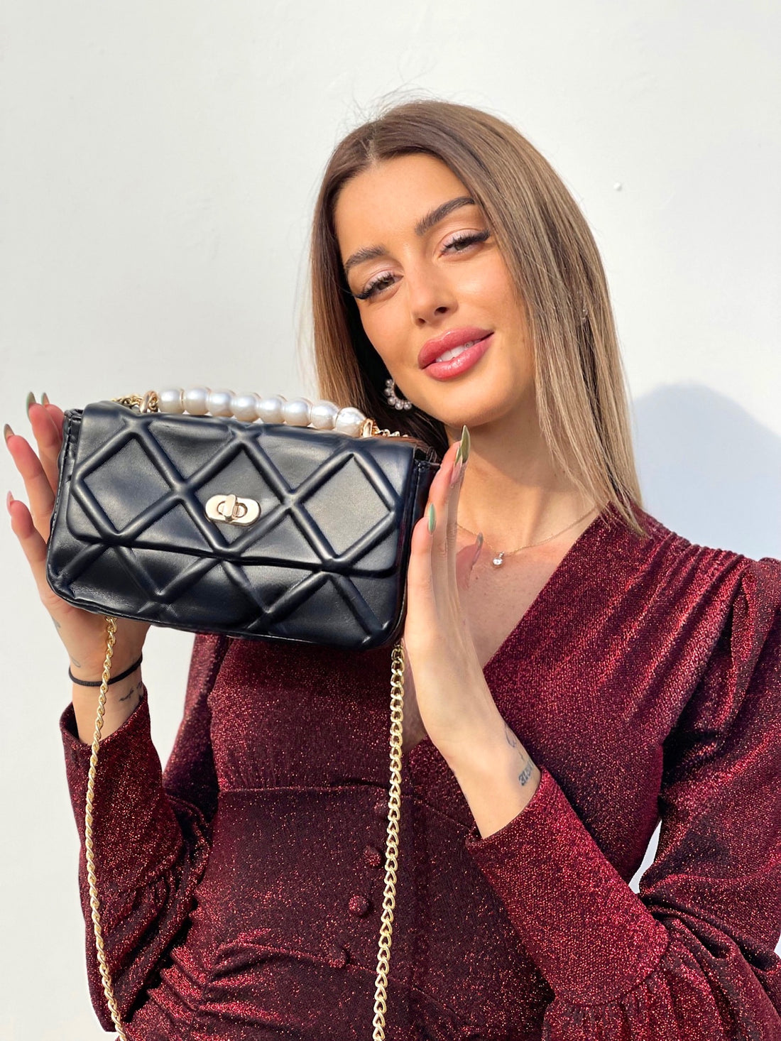 Borsa nera con perle - R.a. Boutique 