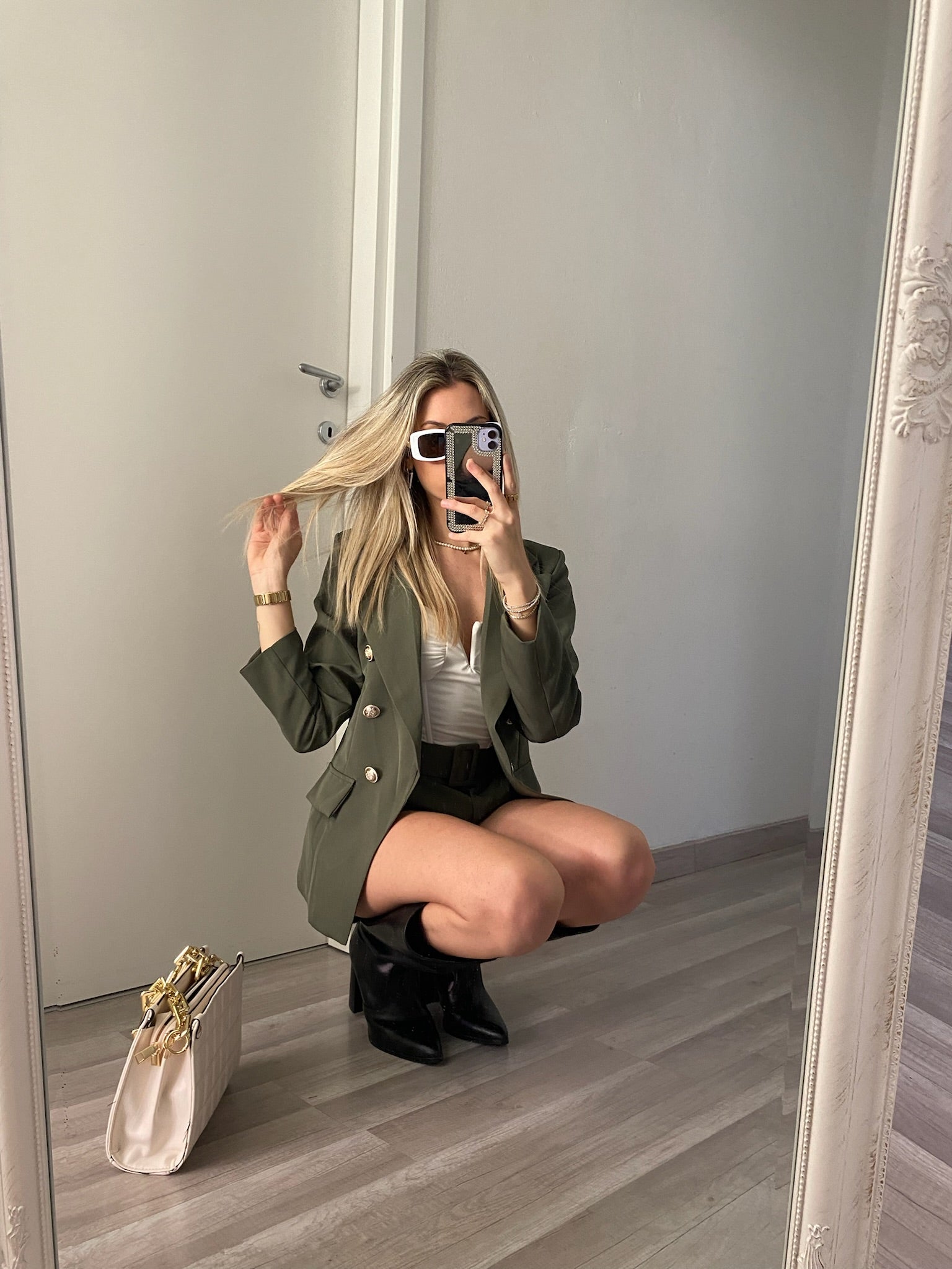 Completo giacca con bottoni e short verde militare - R.a. Boutique 