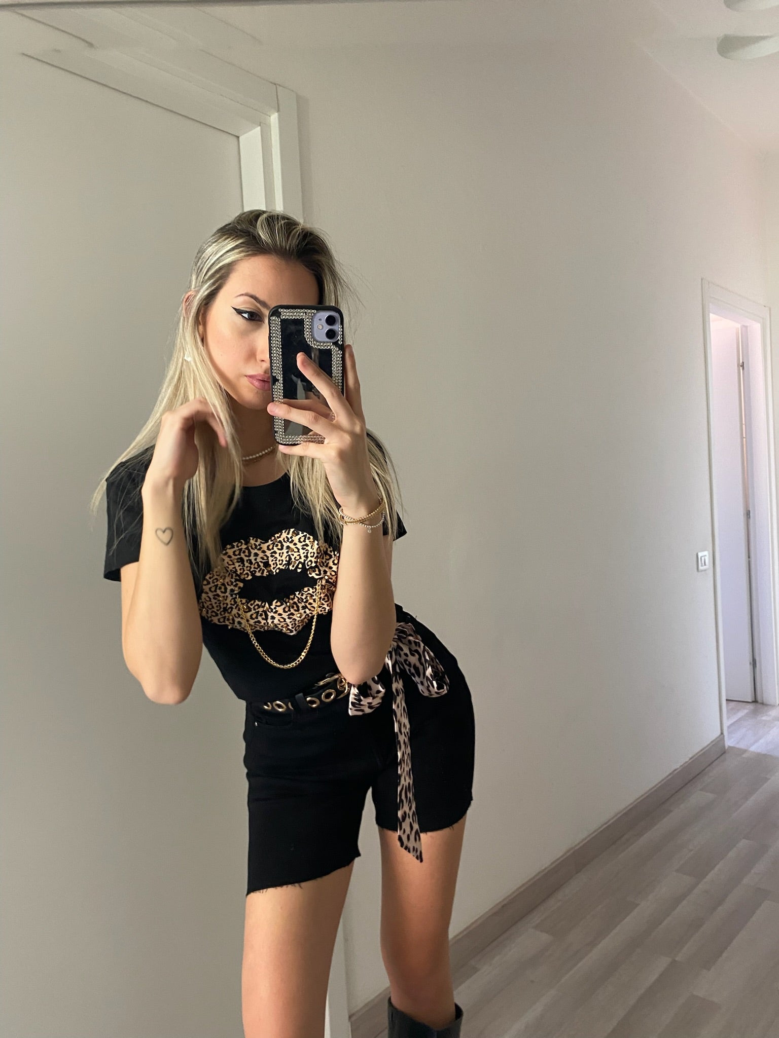 T-shirt kiss animalier nera - R.a. Boutique 