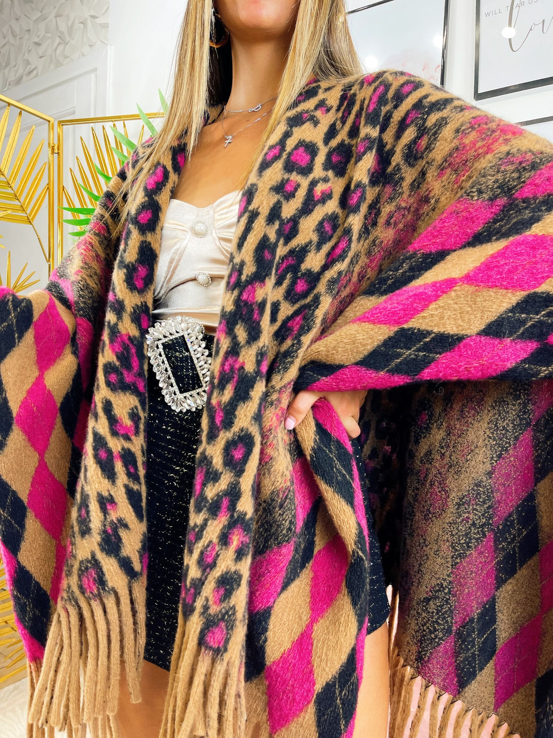 Mantella con frange dettaglio fucsia - R.a. Boutique 