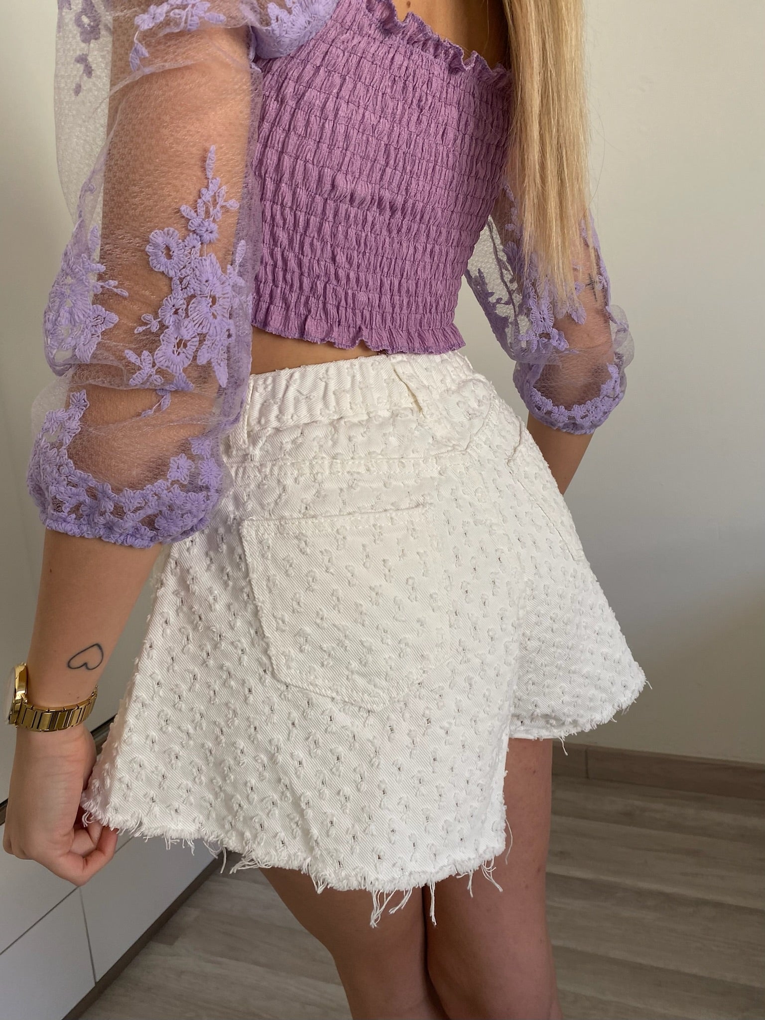 Short bianco a farfalla con strappini - R.a. Boutique 