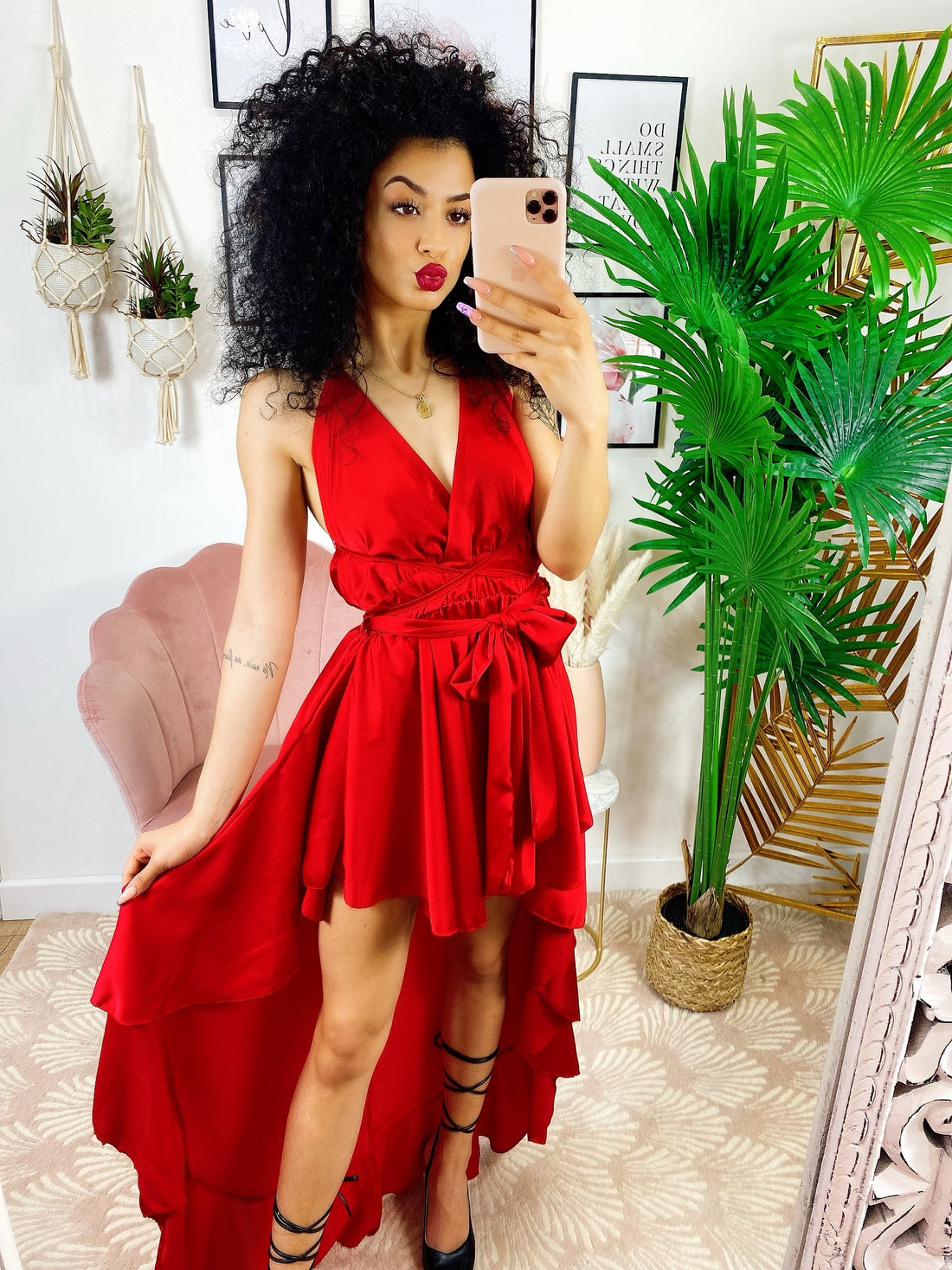 Abito in raso con gonna asimmetrica e incrocio rosso - R.a. Boutique 