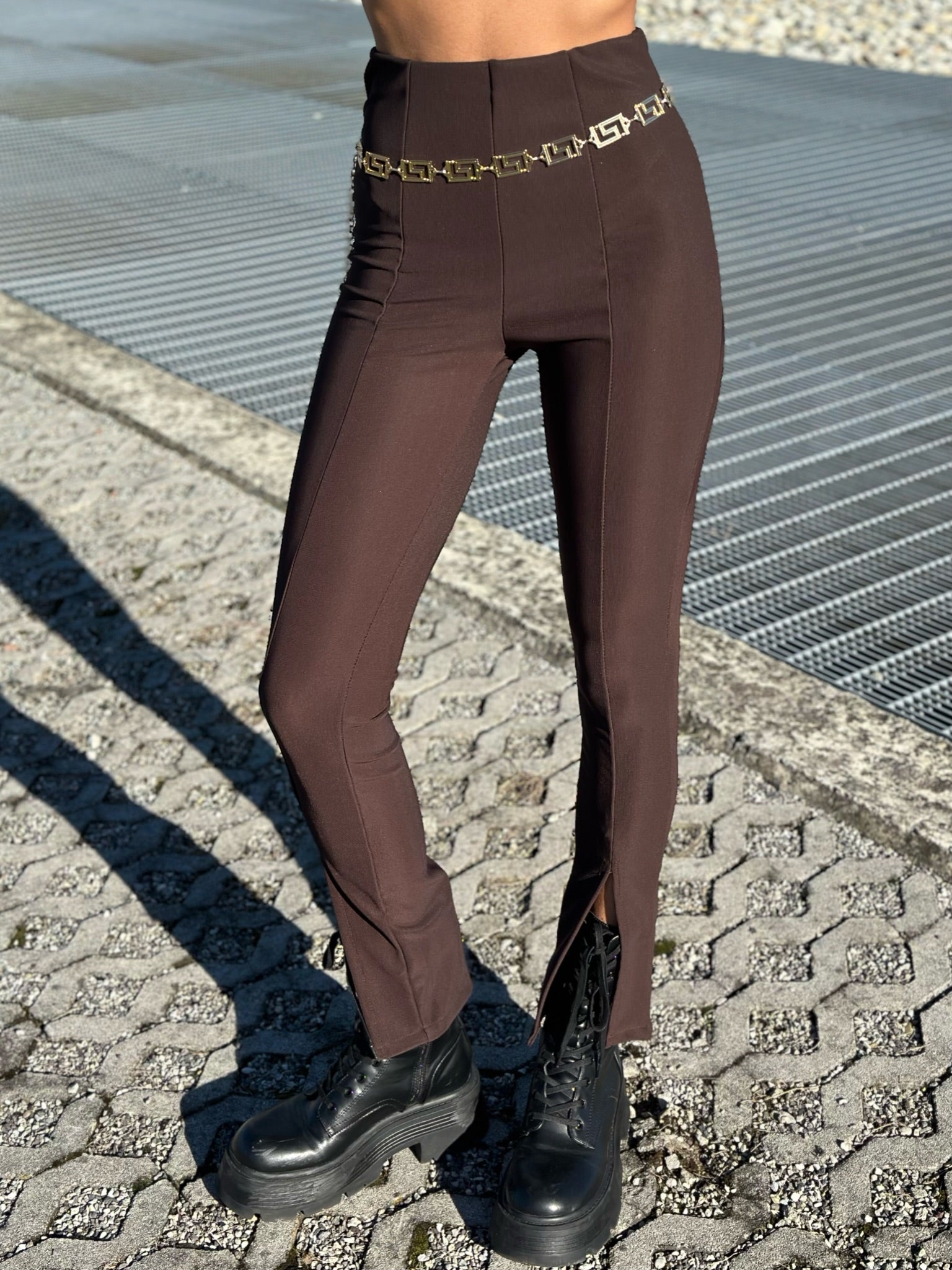 Pantalone con spacchetto marrone - R.a. Boutique 