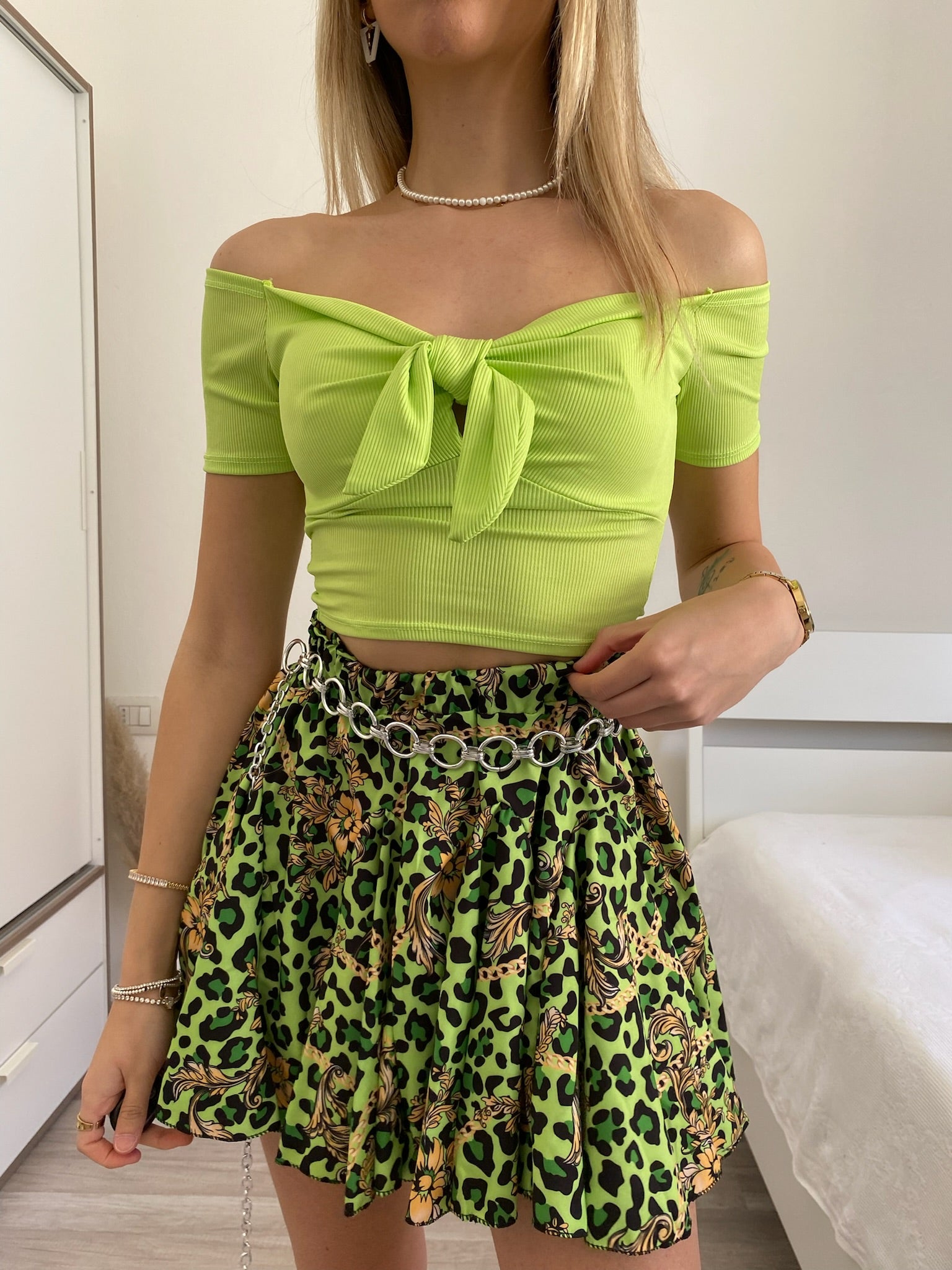 Top lime scollo a barchetta e fiocco - R.a. Boutique 