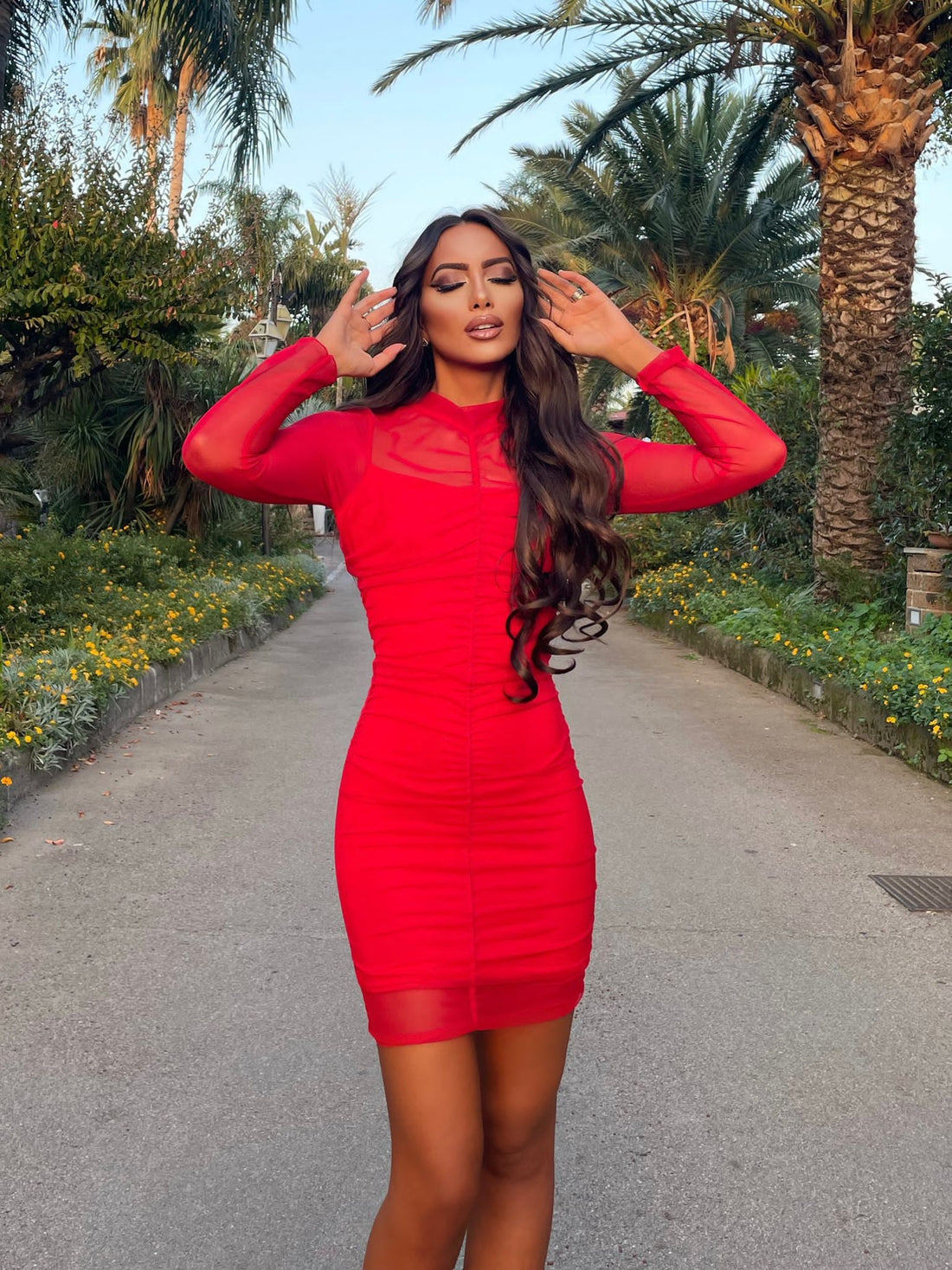 Abito rosso in velo con drappeggio - R.a. Boutique 