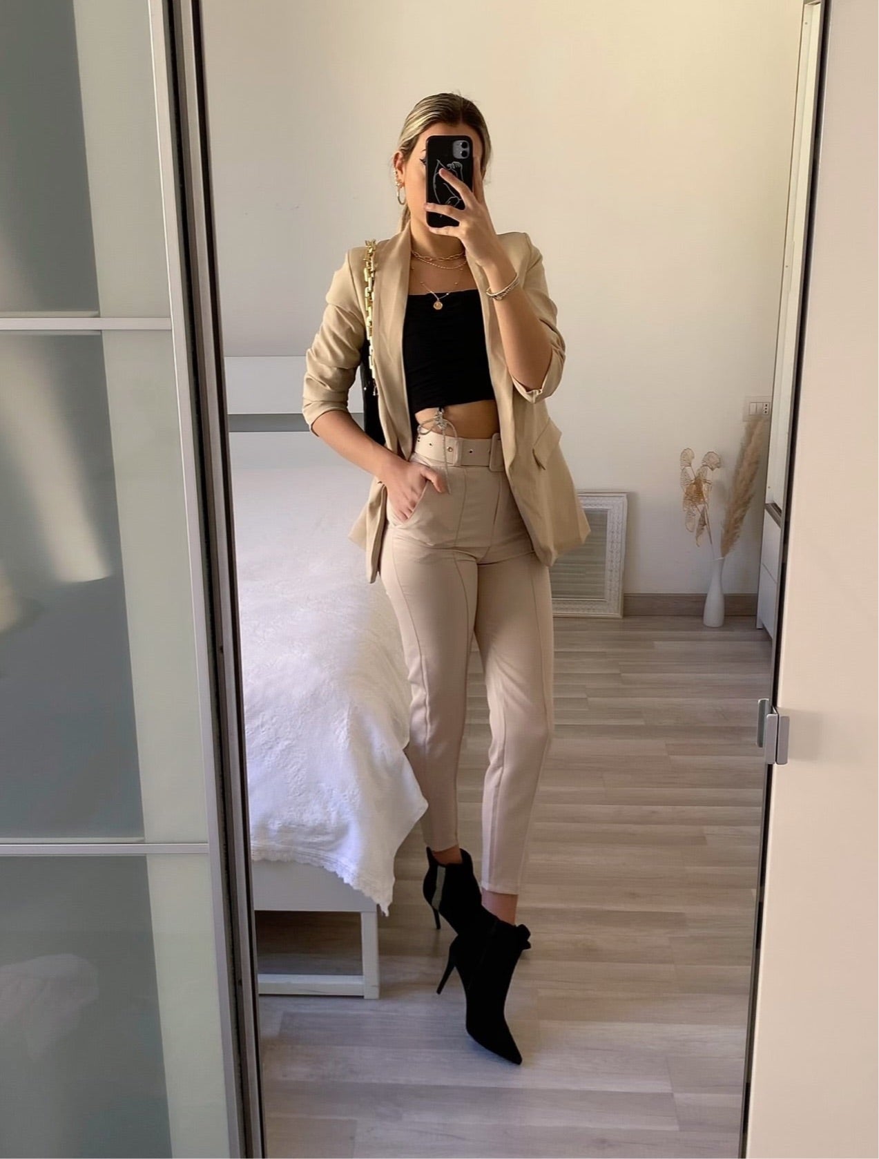 Completo giacca e pantalone beige - R.a. Boutique 