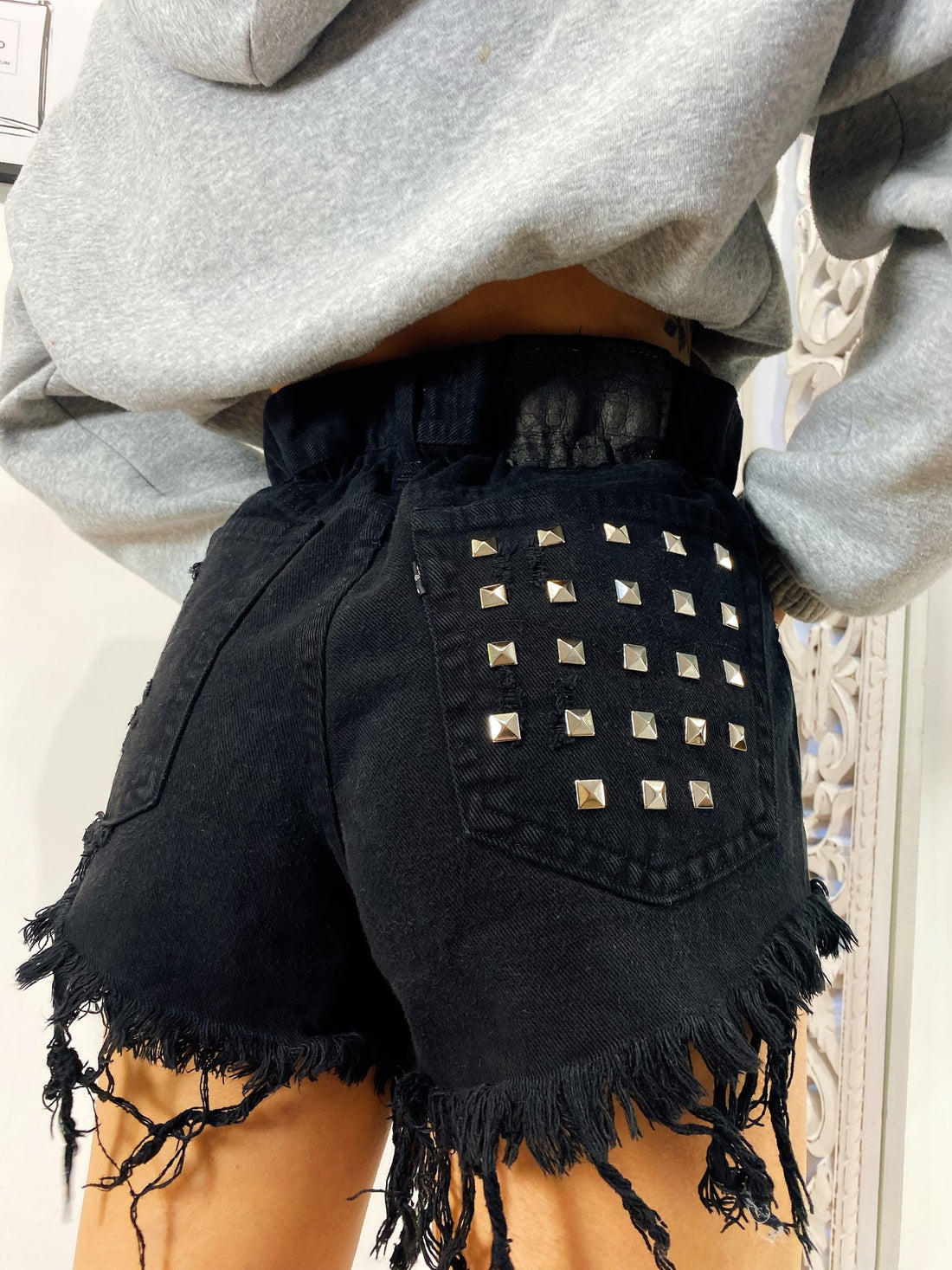 Short Levi’s Vintage nero con borchie - R.a. Boutique 