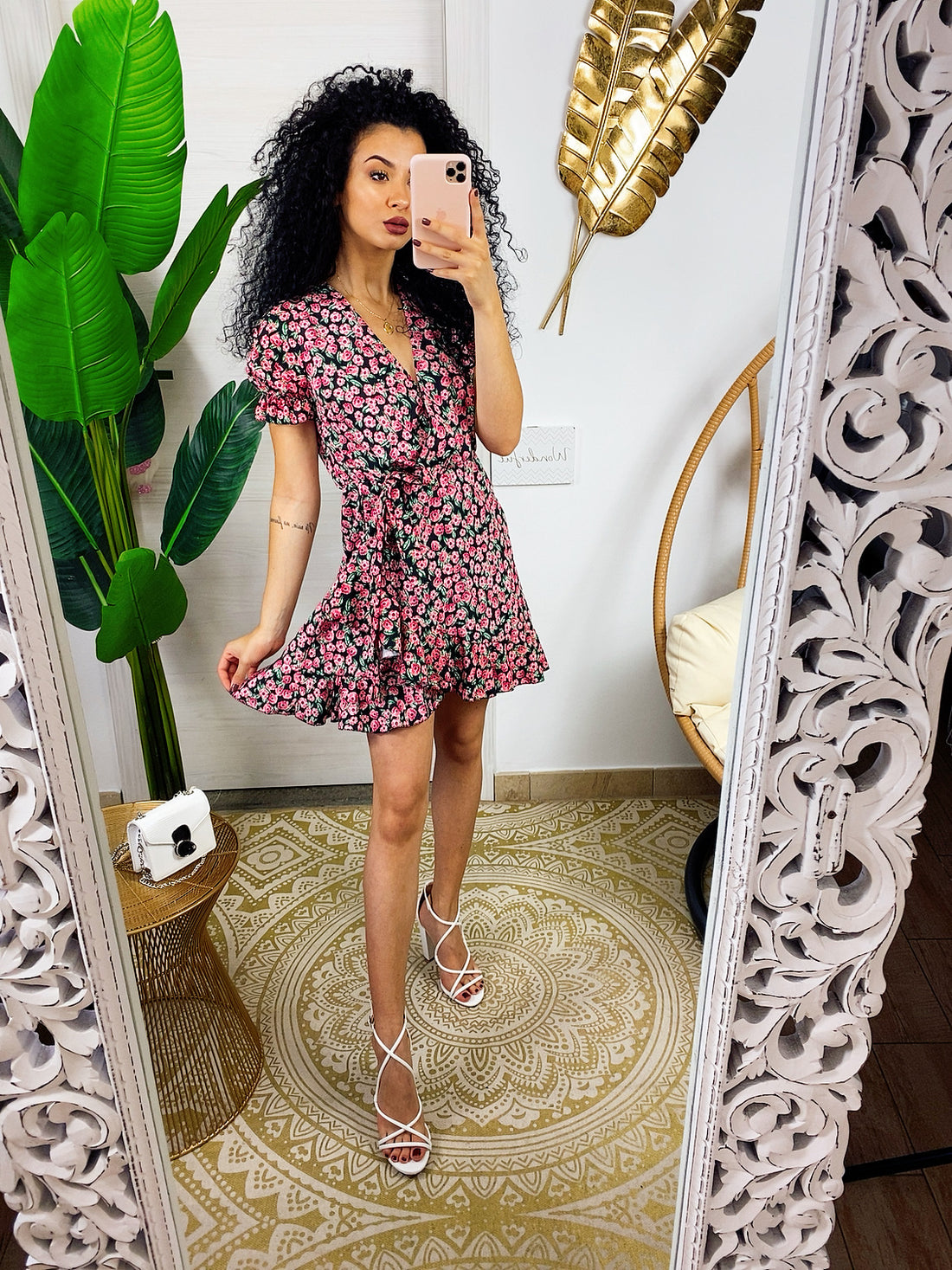 Abito a fiori corallo con balza sotto - R.a. Boutique 