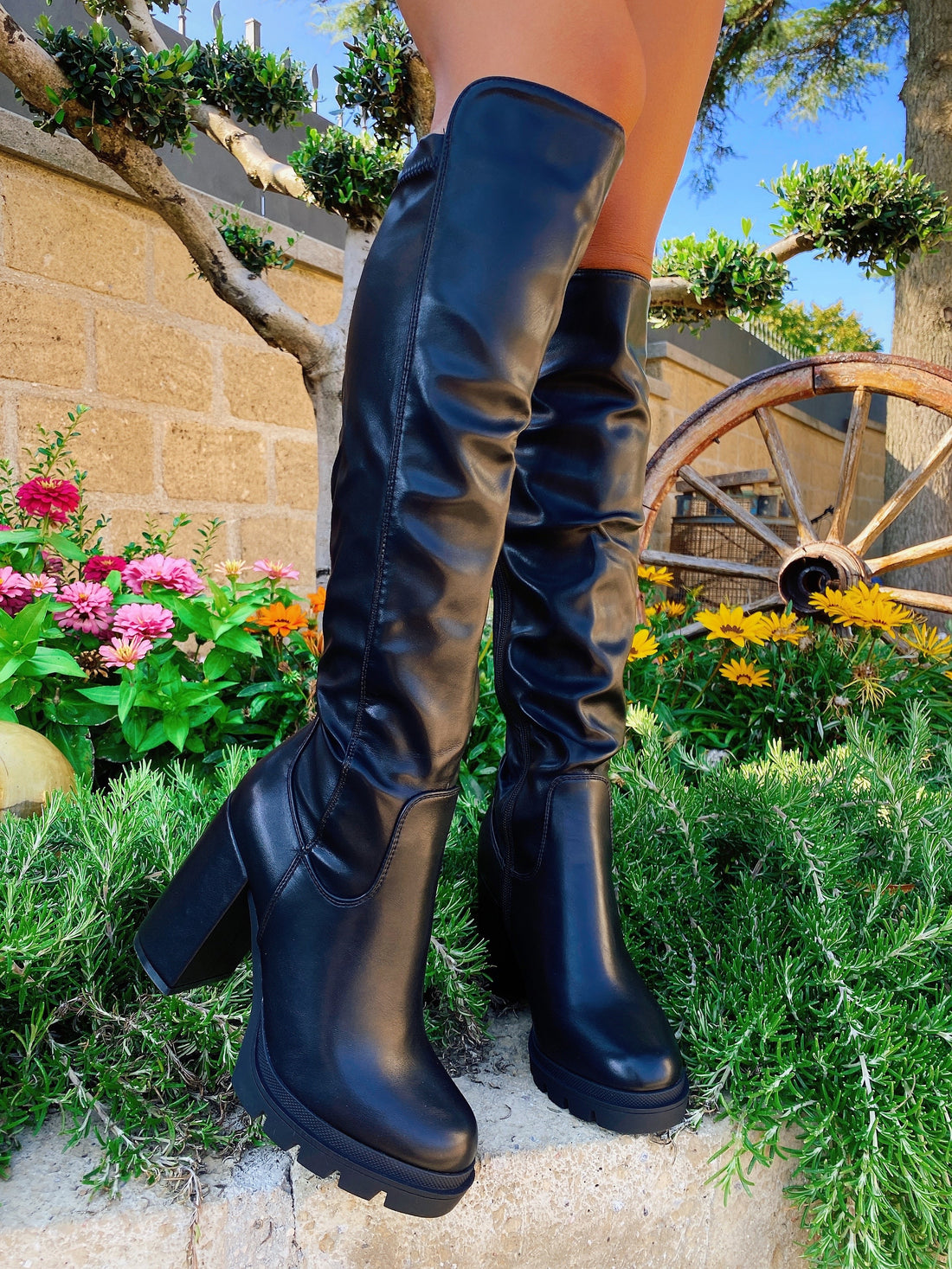 Stivali neri con plateaux - R.a. Boutique 