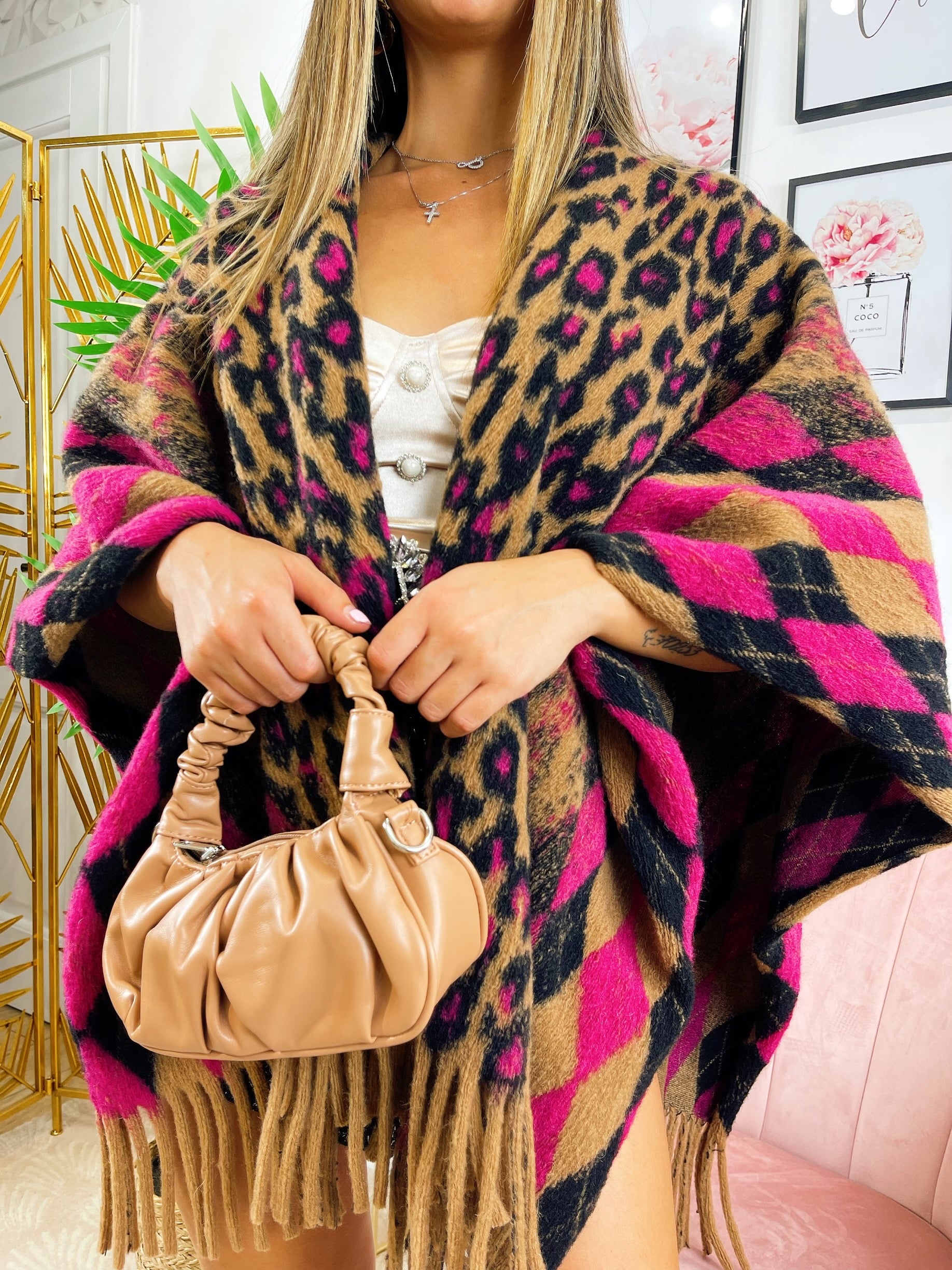 Mantella con frange dettaglio fucsia - R.a. Boutique 