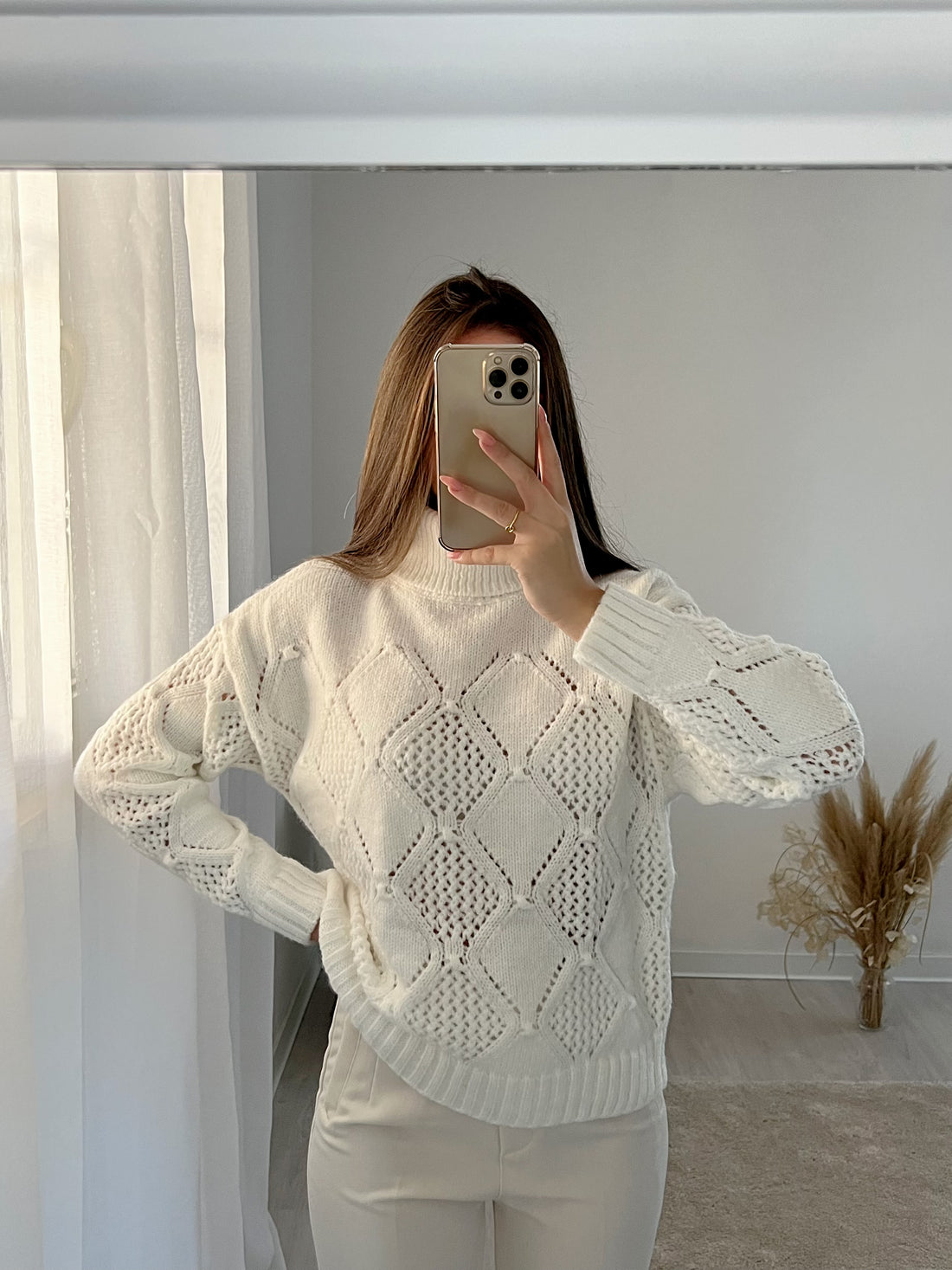 Pull bianco a collo alto - R.a. Boutique 