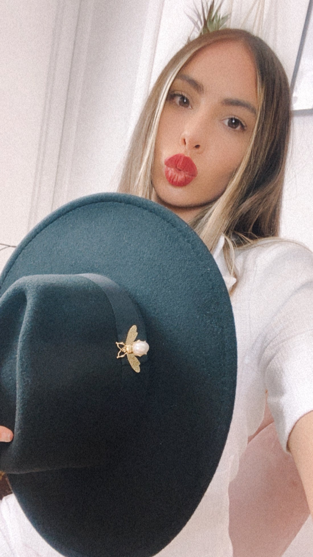 Cappello nero con ape - R.a. Boutique 