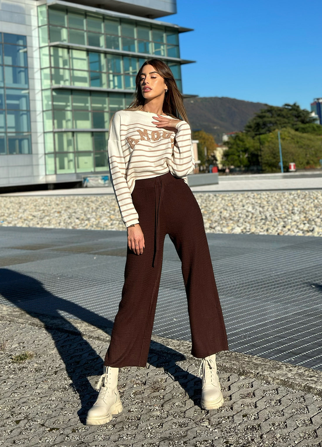 Pantalone di lana ampio marrone - R.a. Boutique 