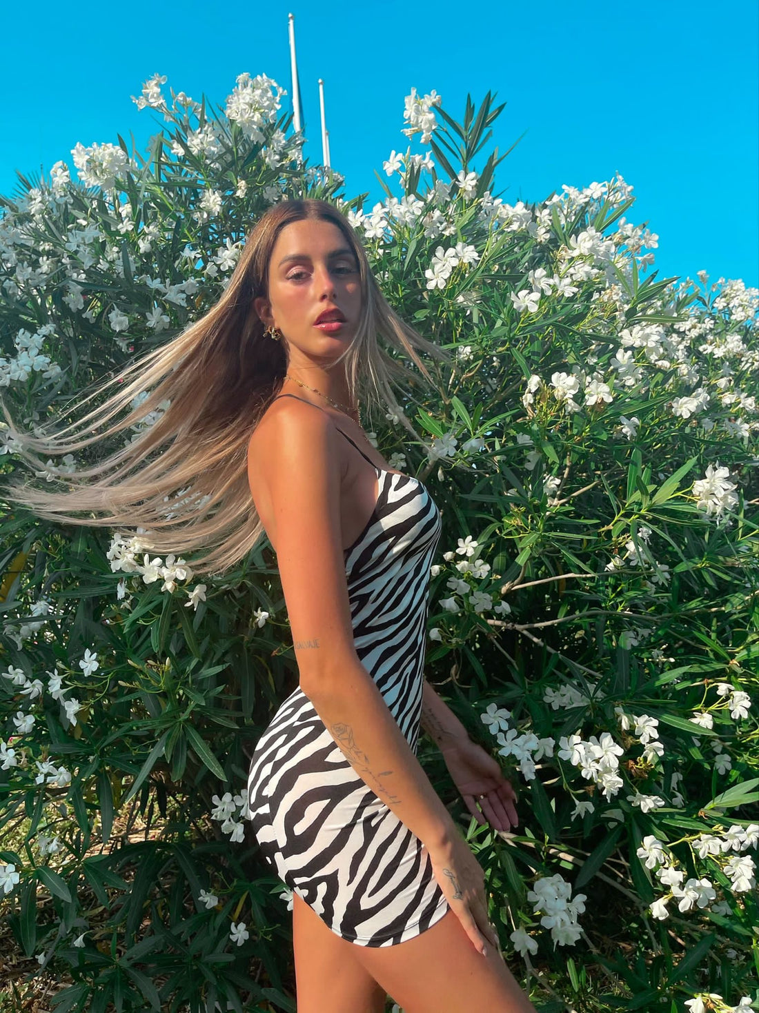 Abito aderente zebrato schiena incrociata - R.a. Boutique 