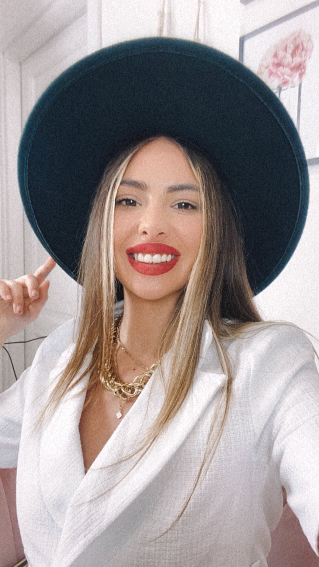 Cappello nero con ape - R.a. Boutique 