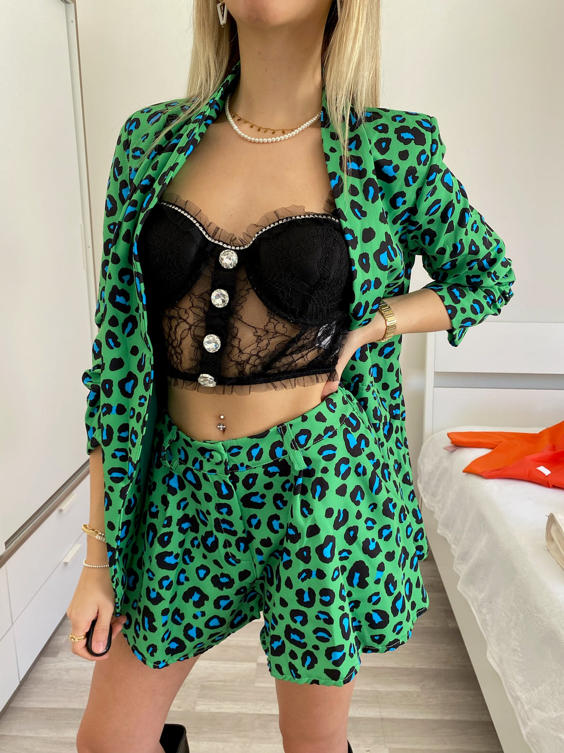 Completo giacca e Short maculato verde - R.a. Boutique 