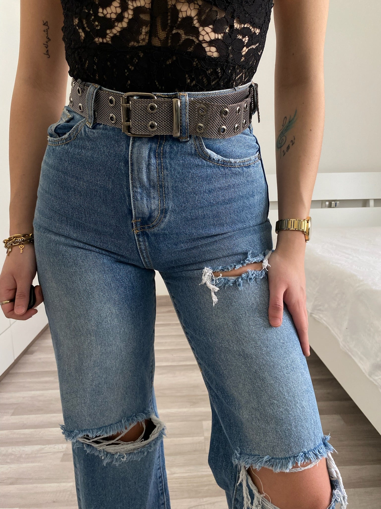 Jeans con strappi wide leg - R.a. Boutique 