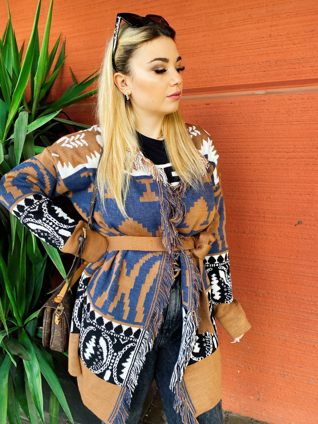 Cardigan Camel con frange e cinta - R.a. Boutique 