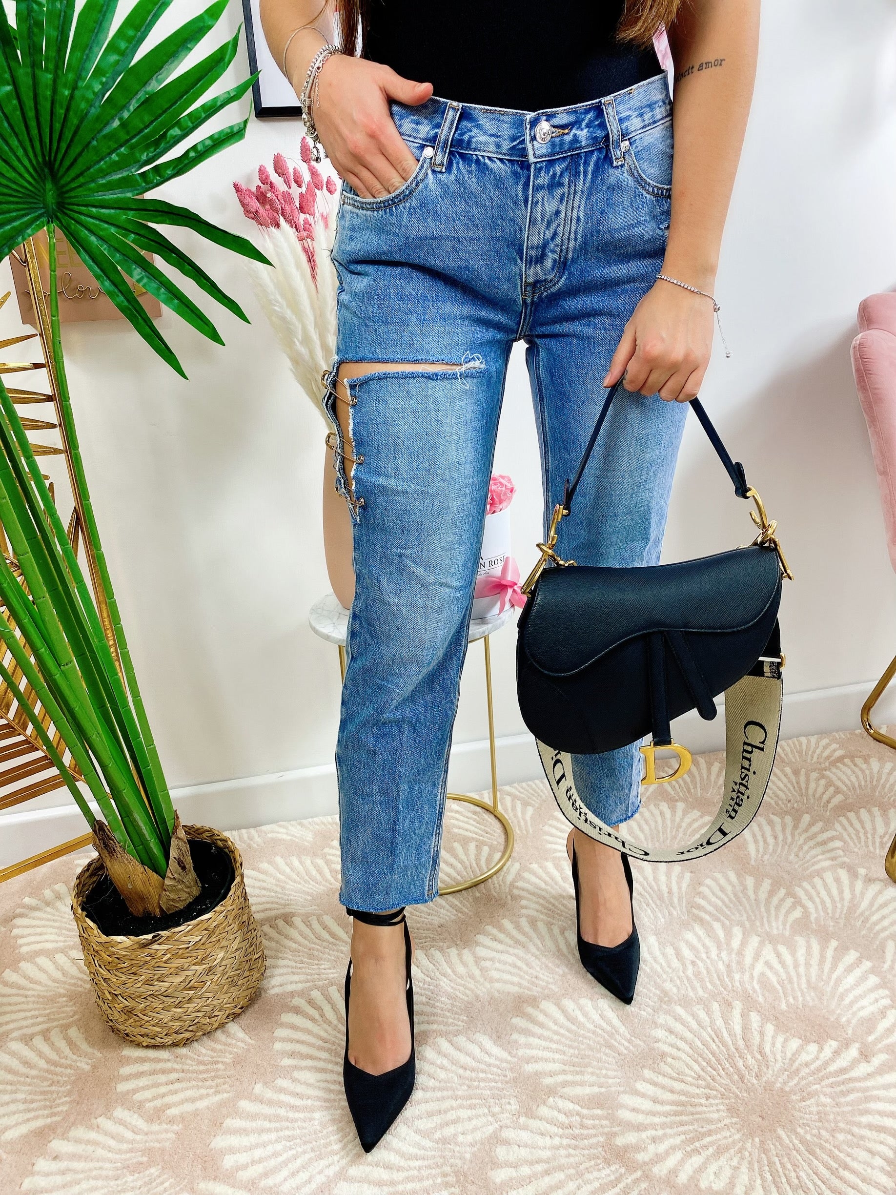 Jeans con spacco e spille - R.a. Boutique 