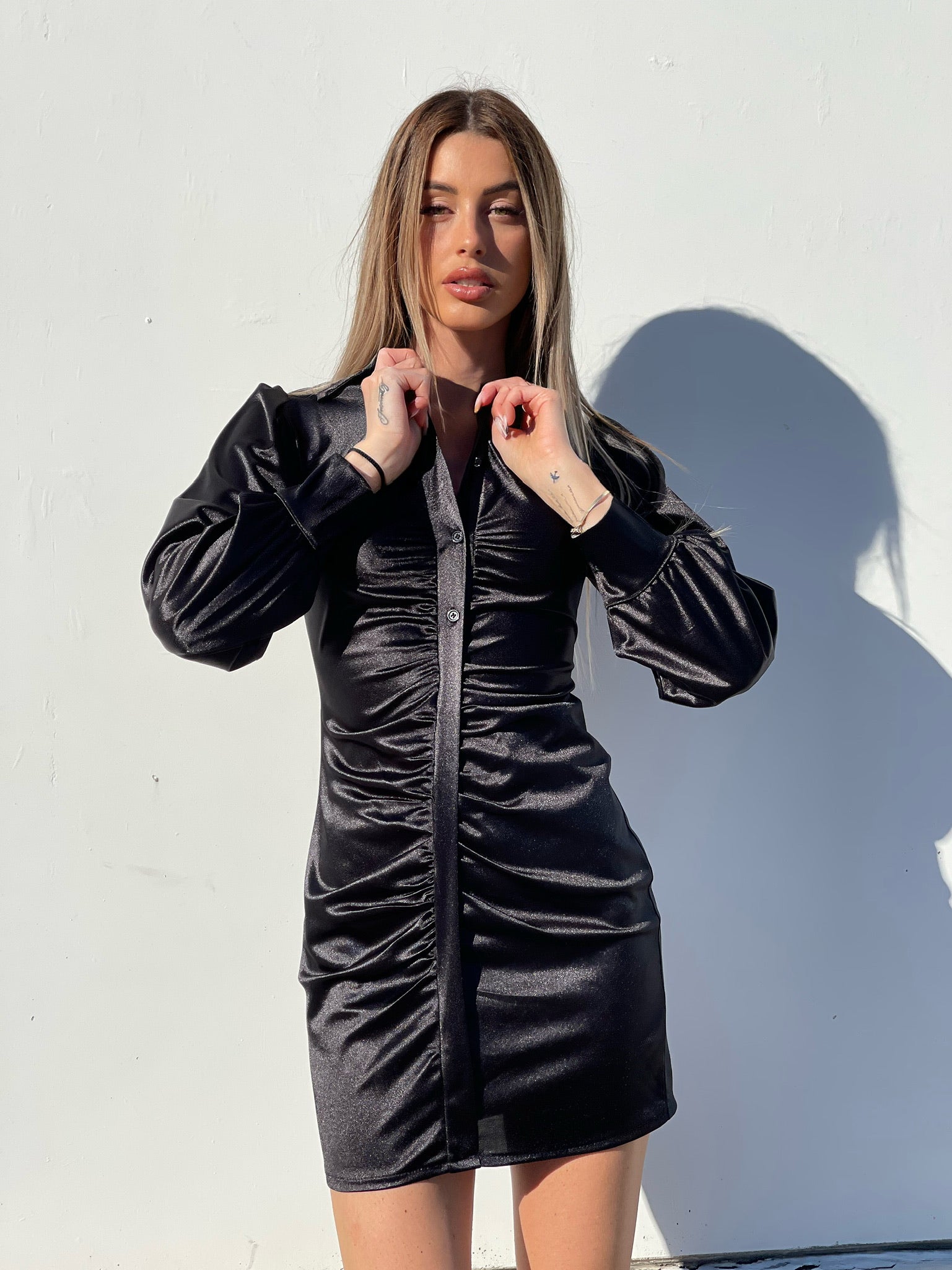 Abito in raso nero schiena aperta - R.a. Boutique 