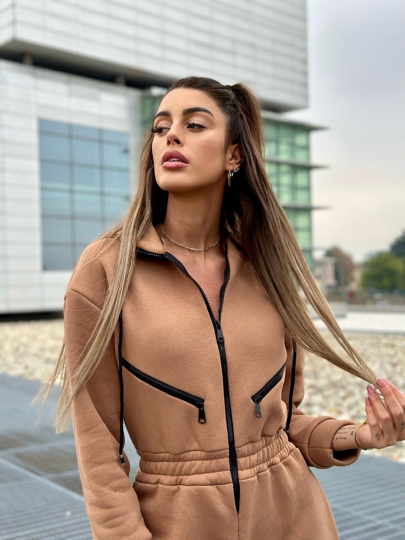 Tuta intera Camel con zip - R.a. Boutique 