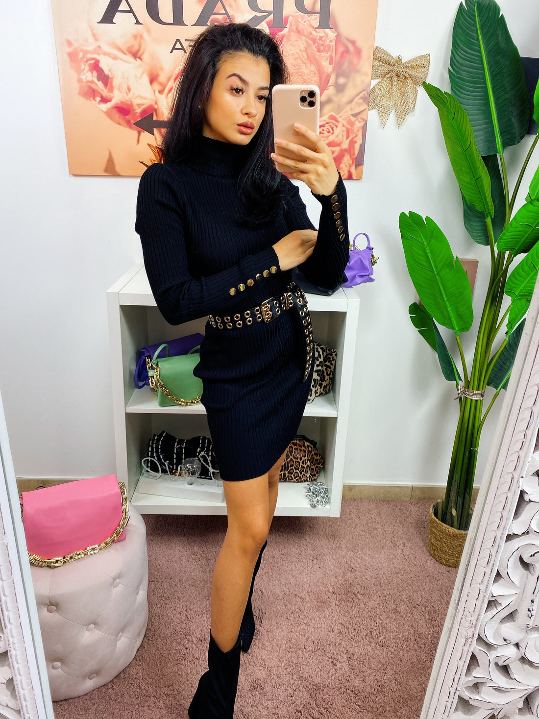 Abito aderente nero collo alto bottoncini oro - R.a. Boutique 