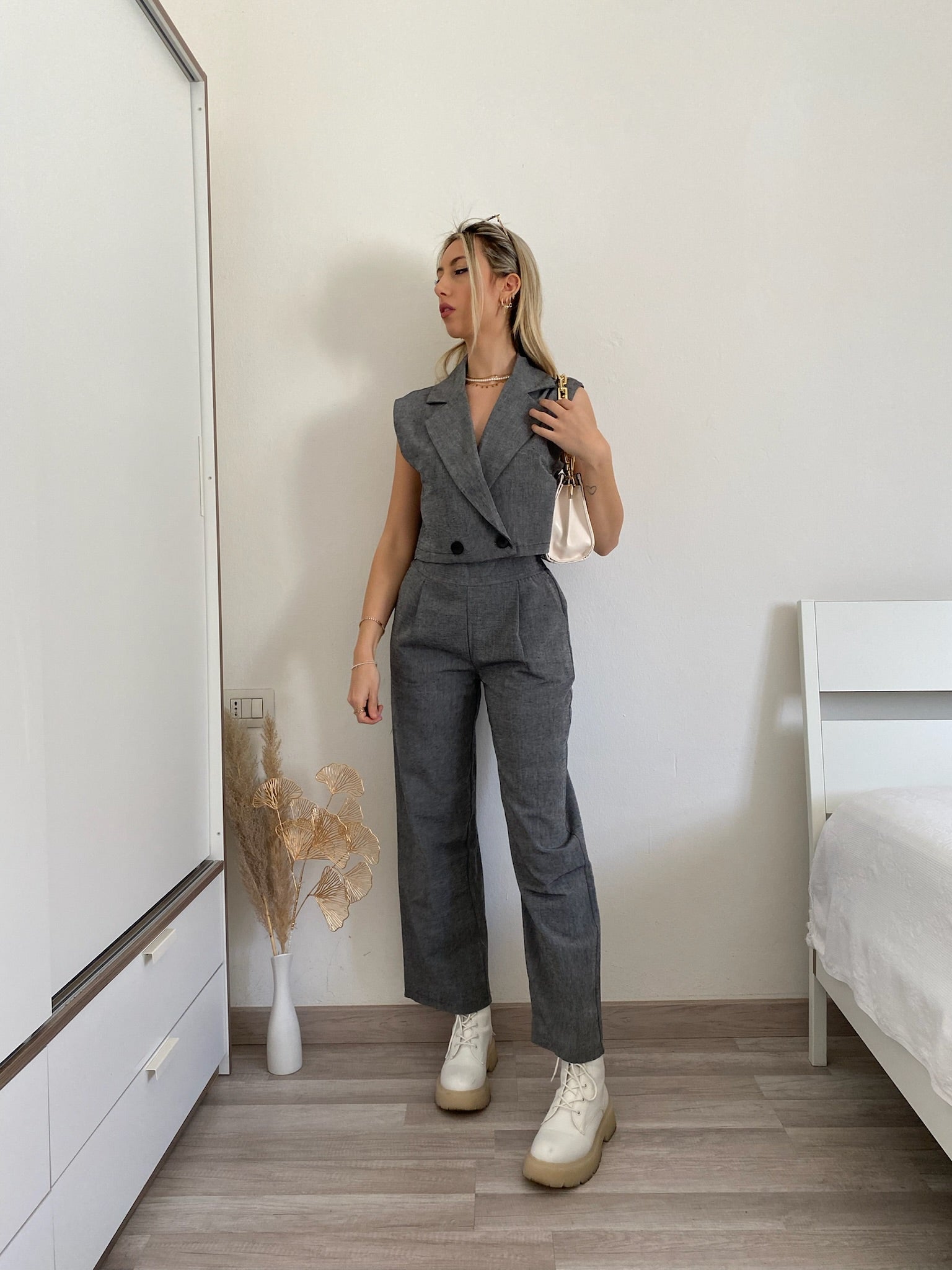 Completo top crop e pantalone grigio - R.a. Boutique 