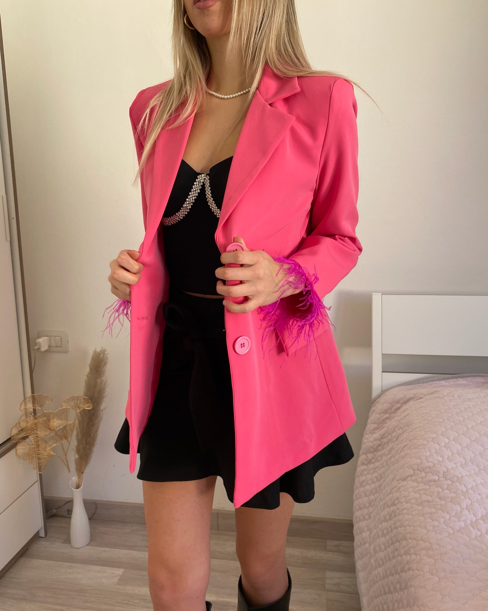 Giacca con piume Fuxia - R.a. Boutique 