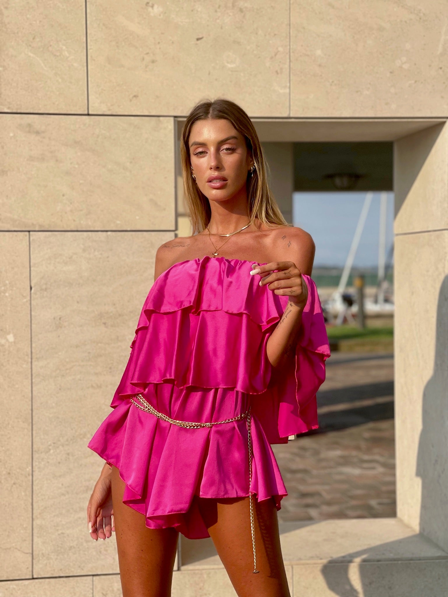 Tutina Fuxia scollo a barchetta e balze - R.a. Boutique 