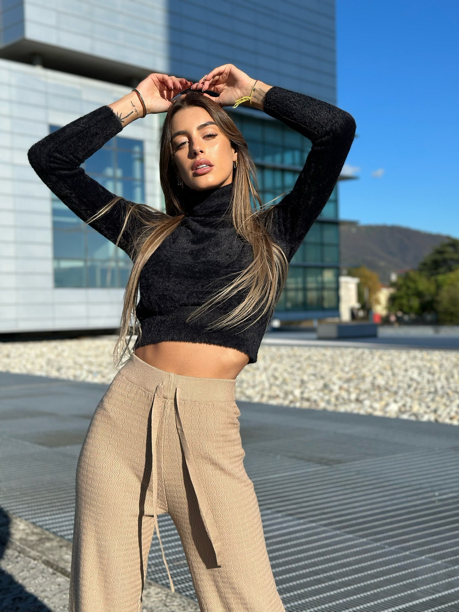 Maglioncino morbidissimo nero - R.a. Boutique 