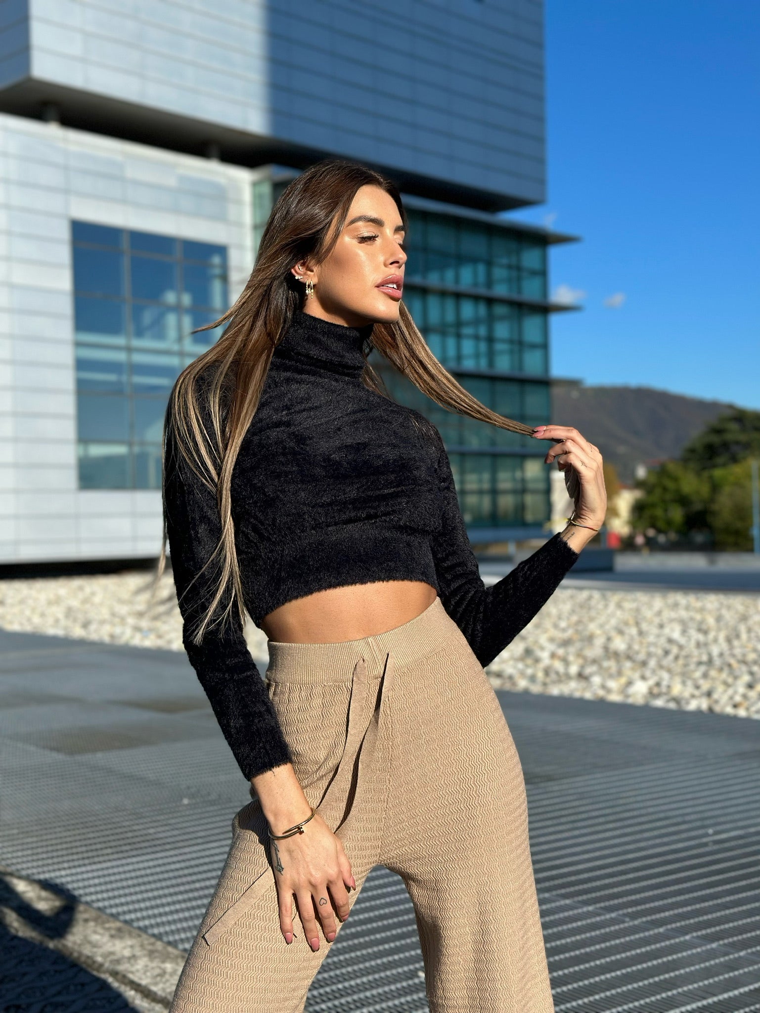 Maglioncino morbidissimo nero - R.a. Boutique 