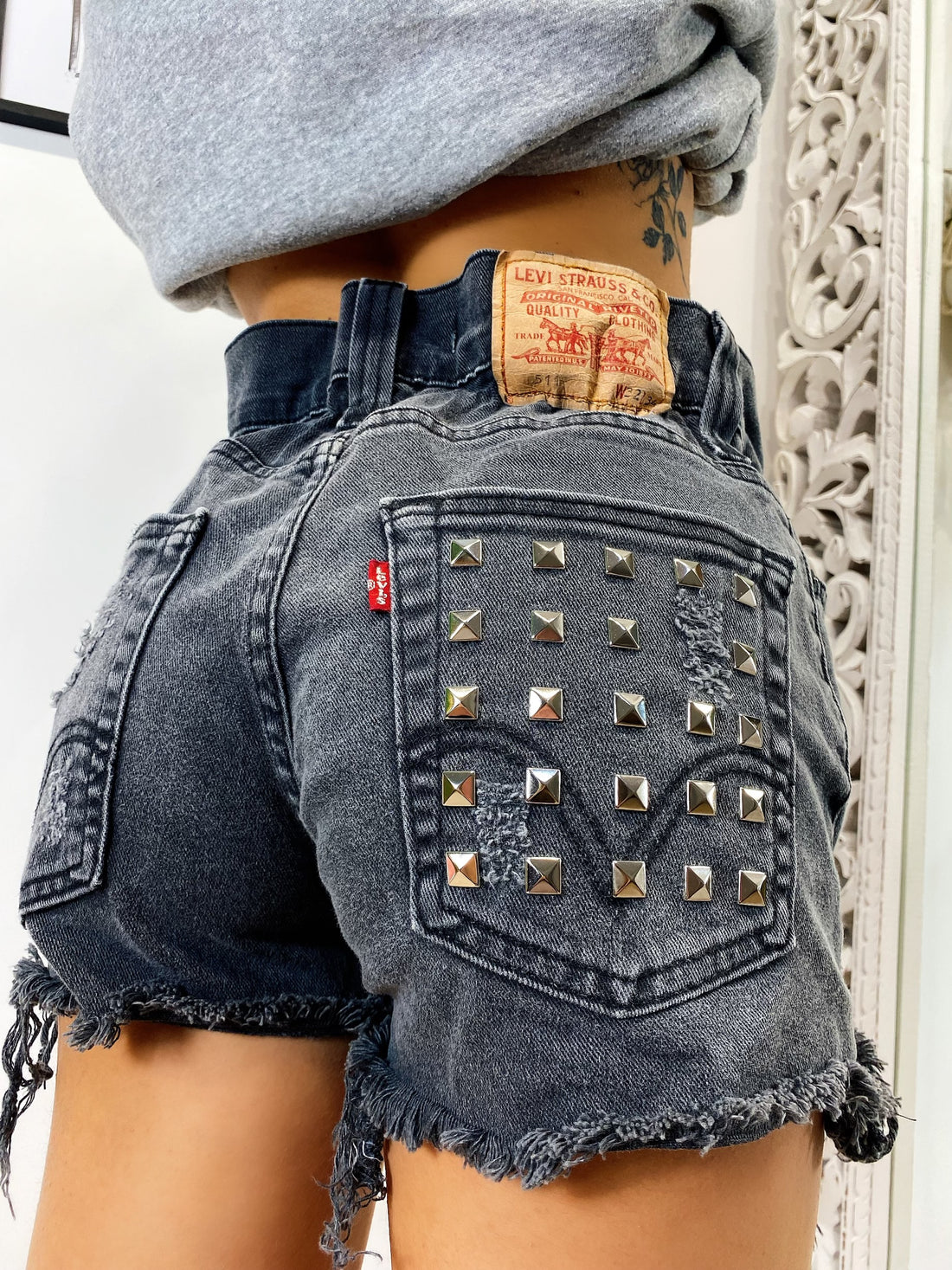 Short Levi’s Vintage con Borchie Argento toni sul grigio - R.a. Boutique 