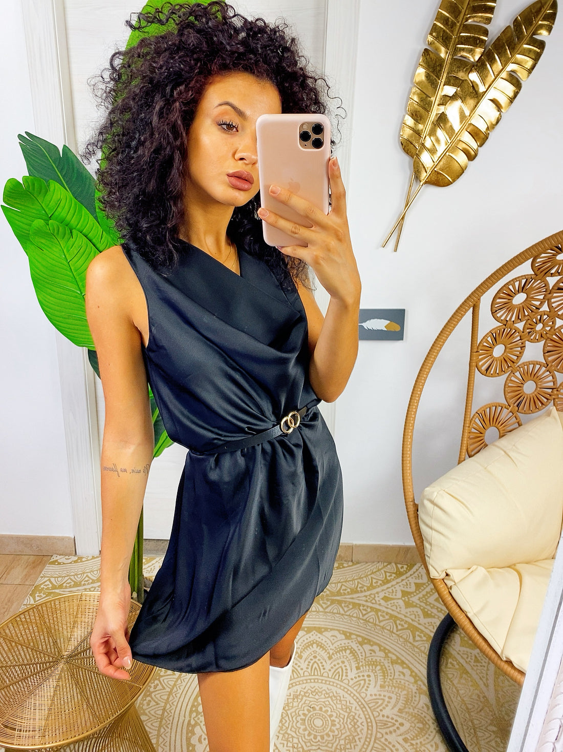 Abito corto nero con cintura - R.a. Boutique 