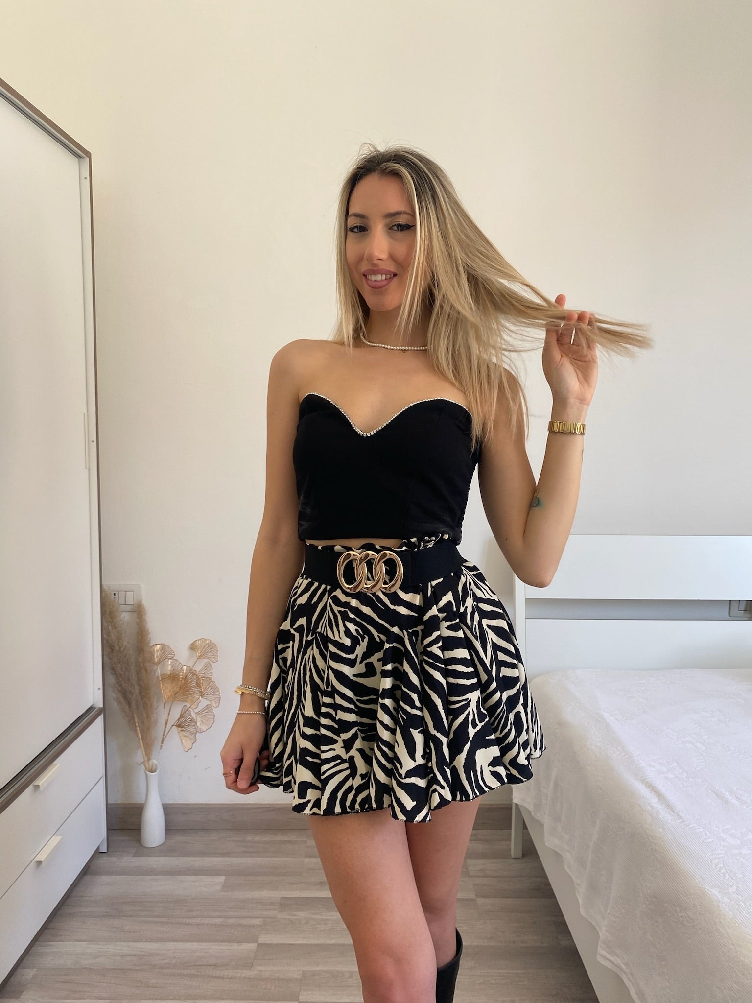 Top scollo a cuore con strass nero - R.a. Boutique 