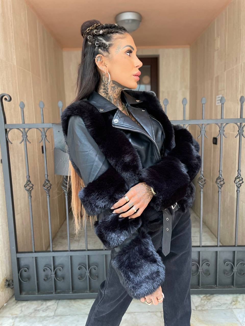 Giaccone nero con eco-pelo - R.a. Boutique 